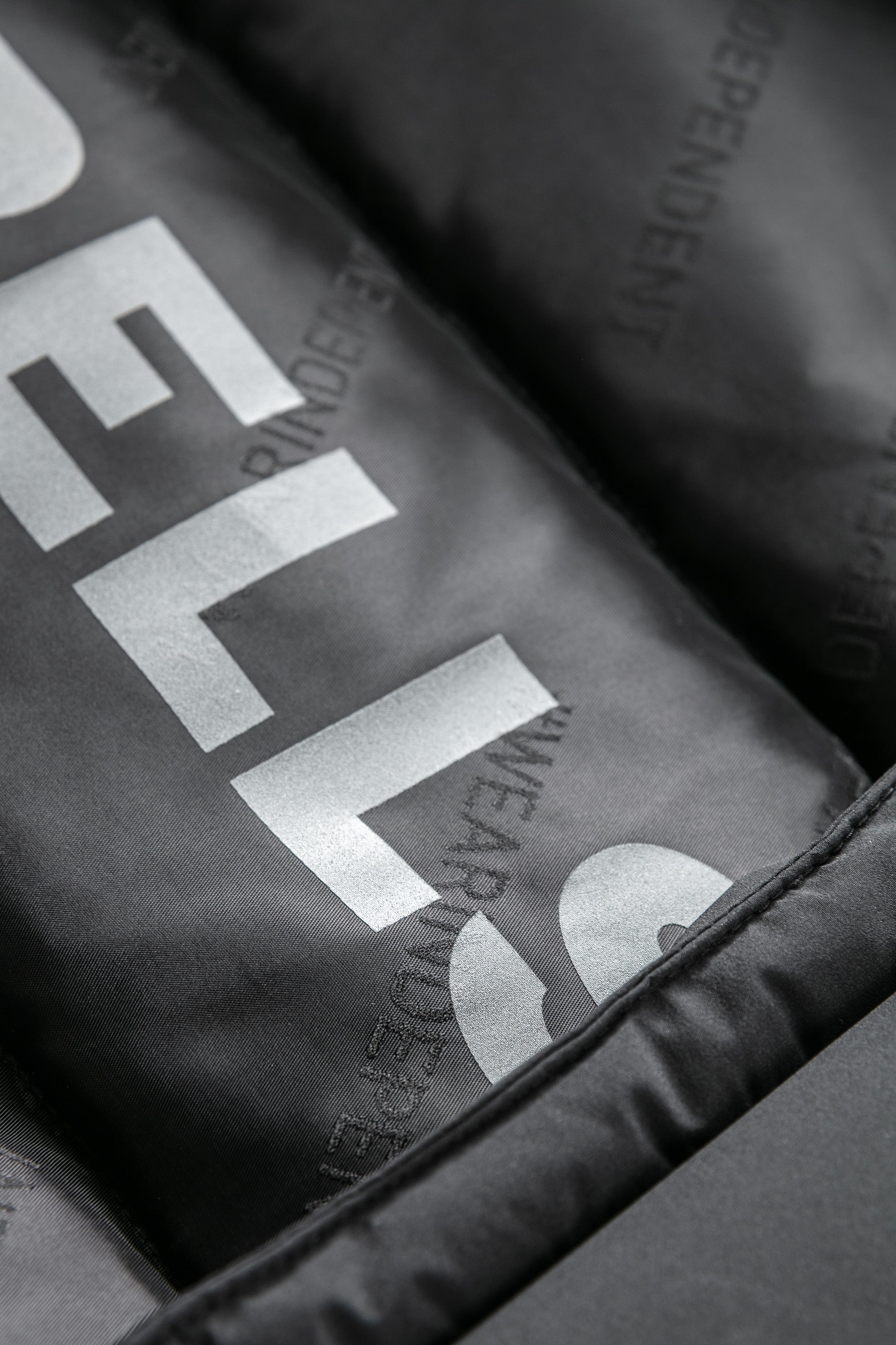 11 sc Wasserabweisender Crasher Parka 10009905