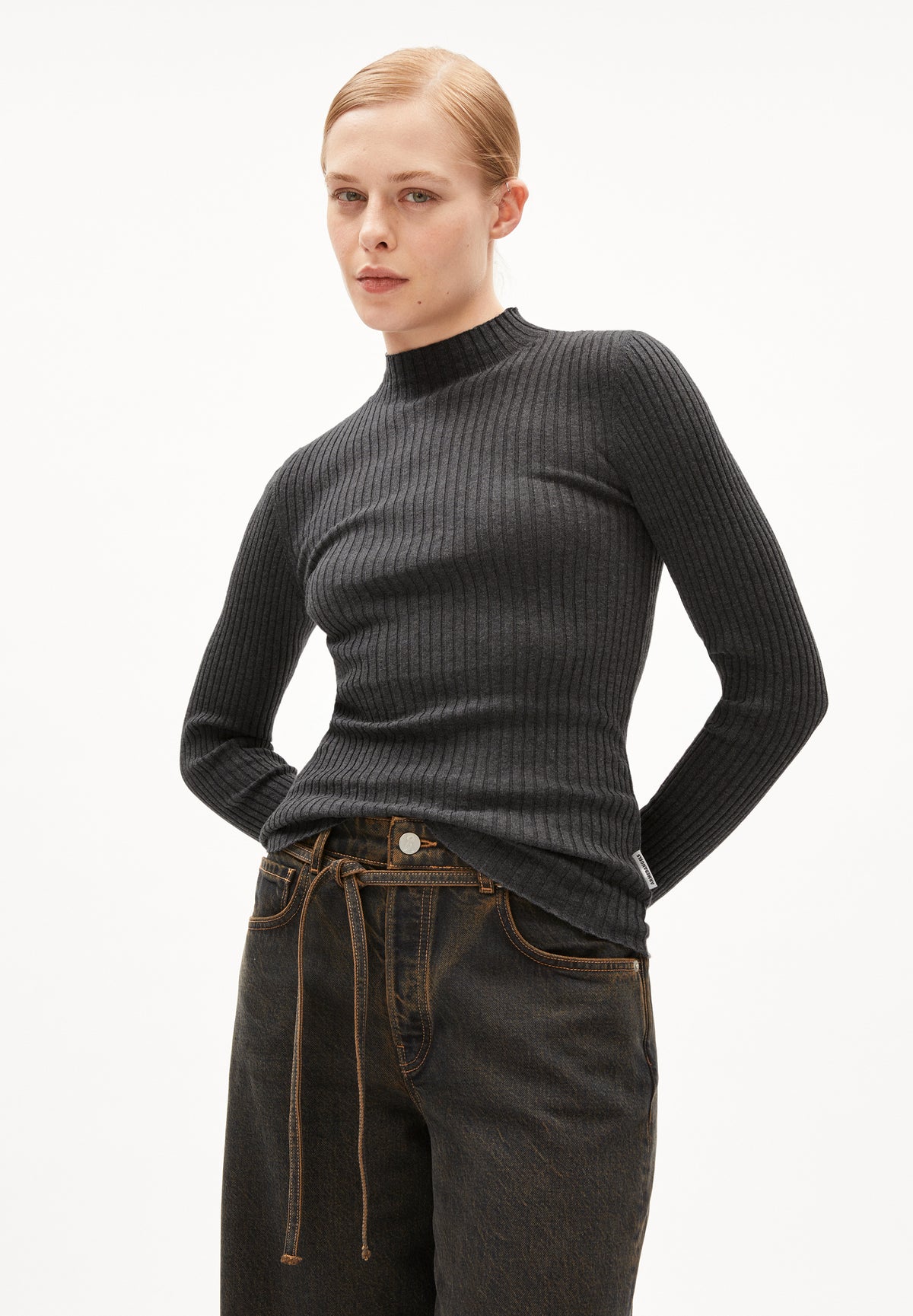 ALAANIA KNIT SWEATER