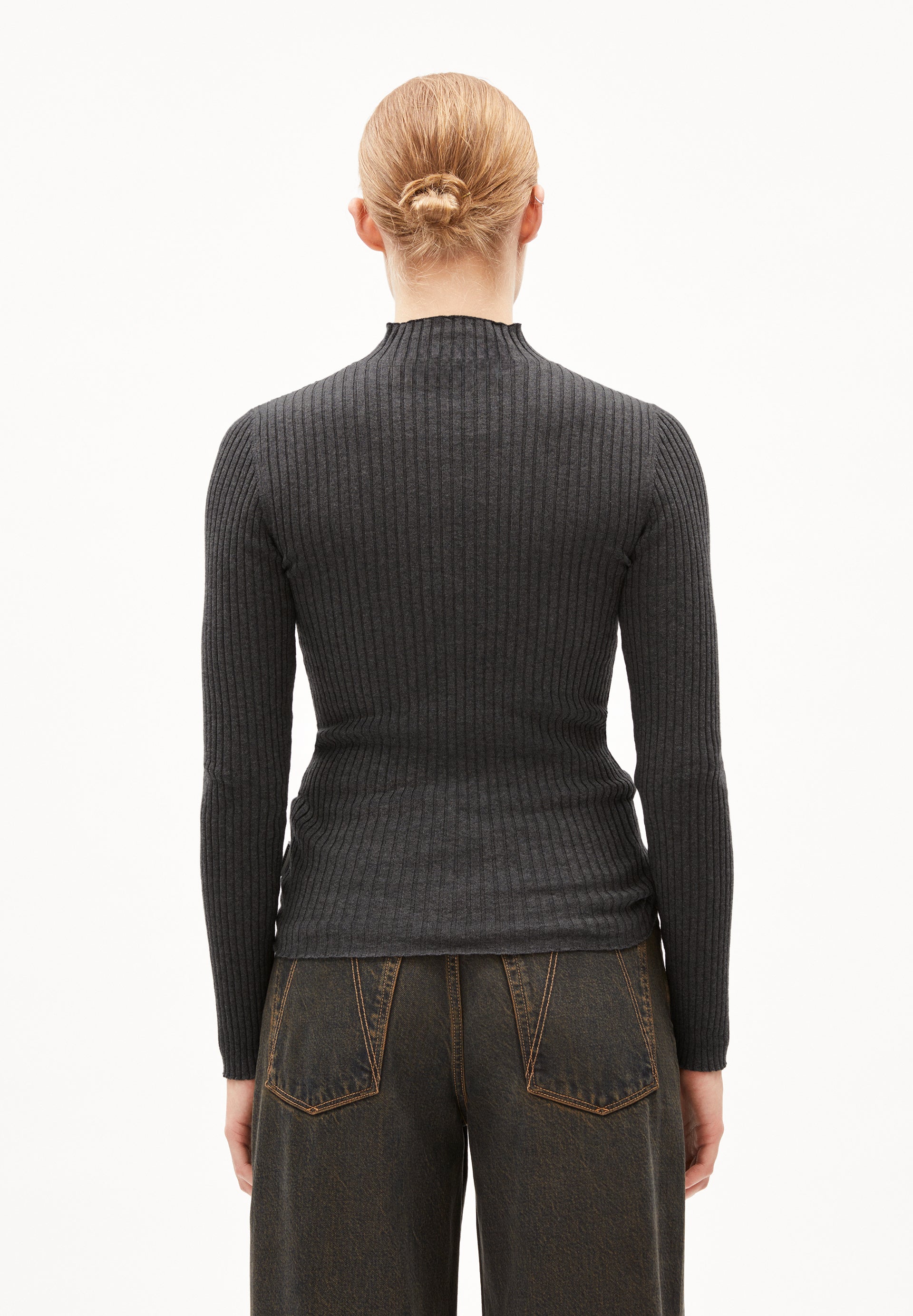 ALAANIA KNIT SWEATER