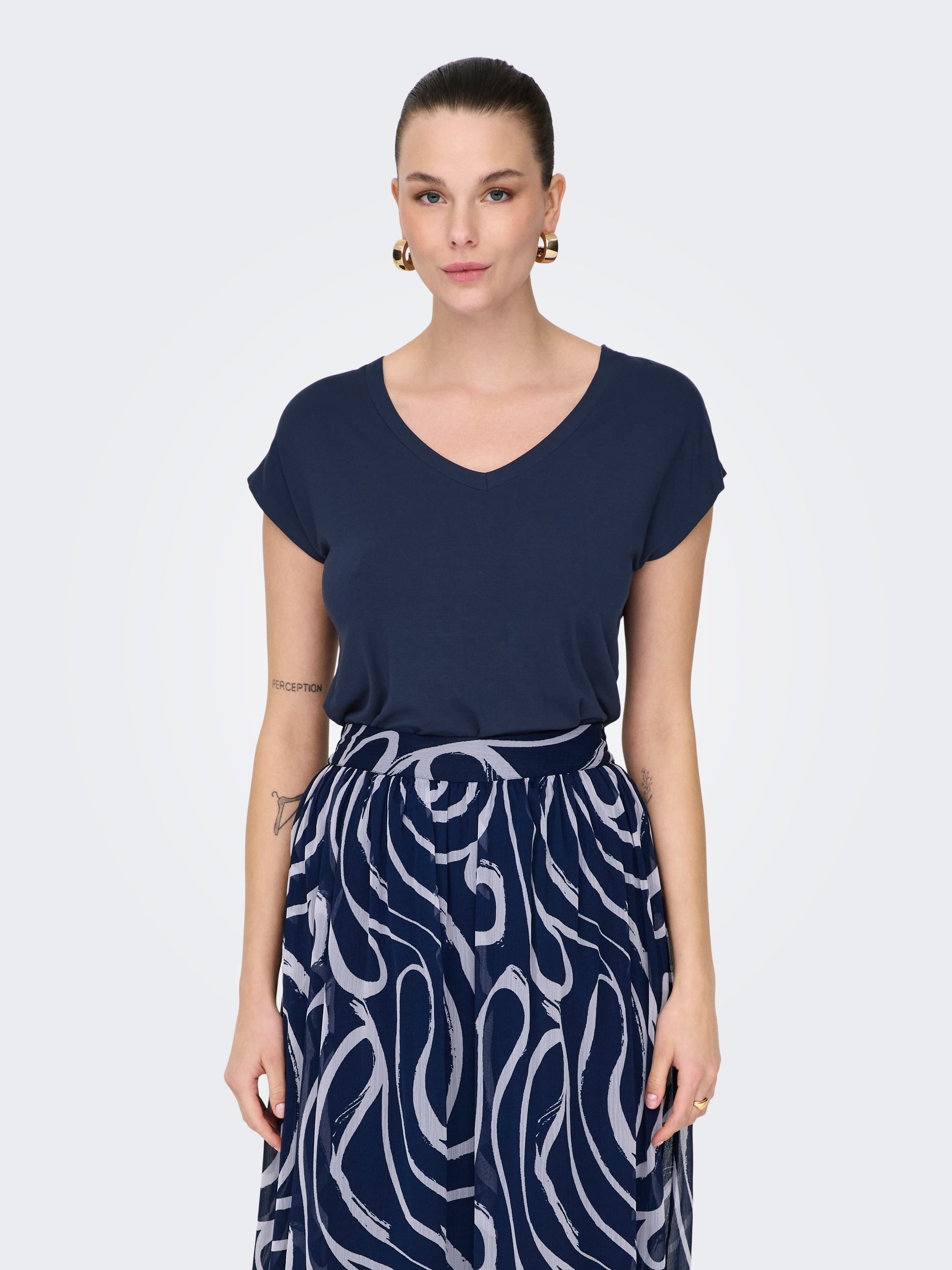 ONLRILLA S/S V-NECK TOP JRS