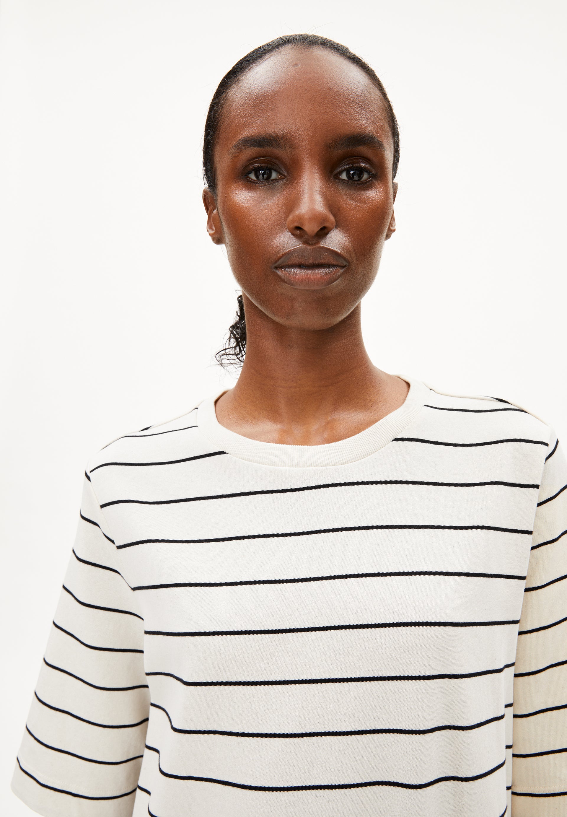 XELINAA FINE STRIPE