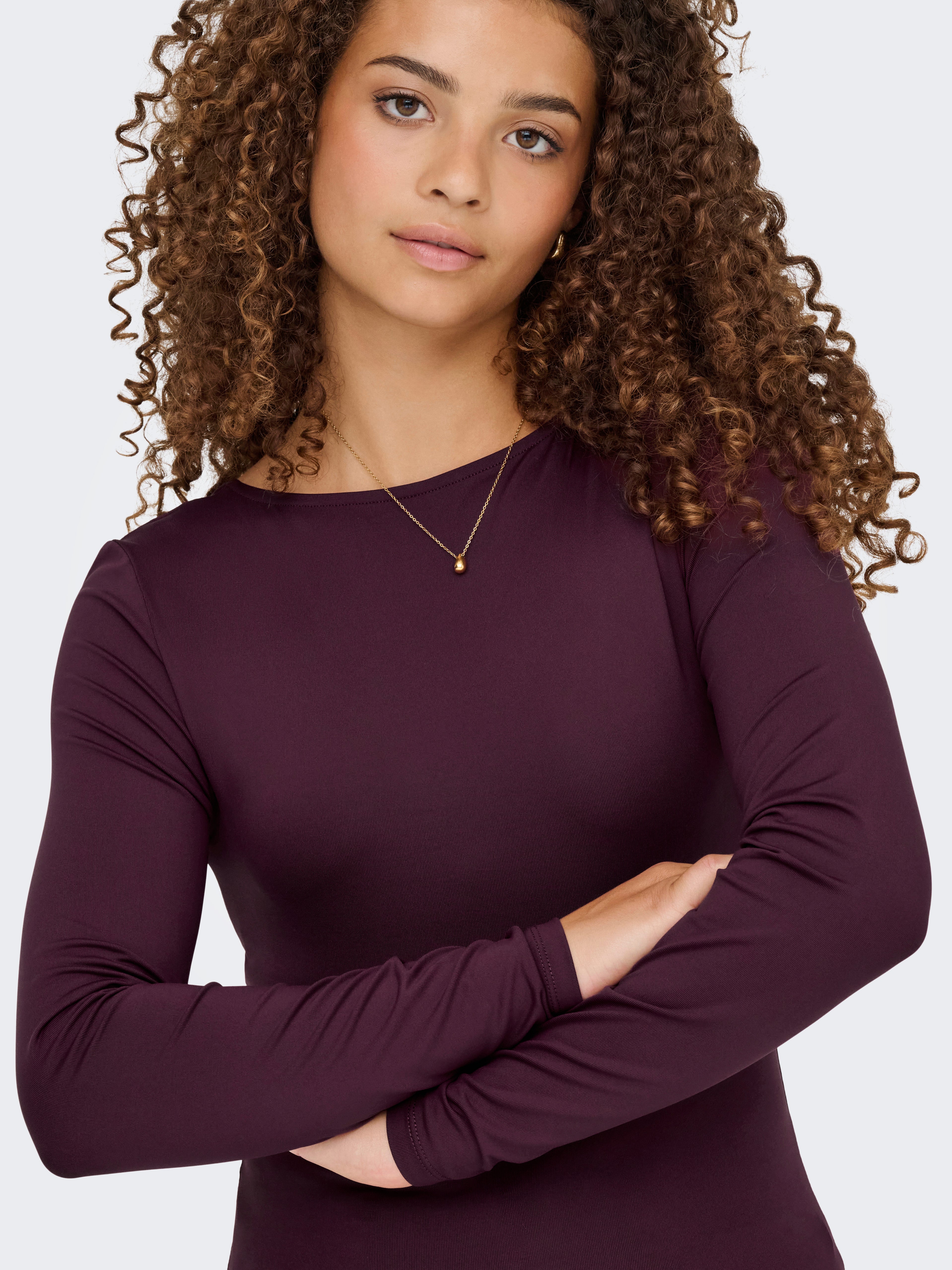 Only WAY DEEP NECK TOP