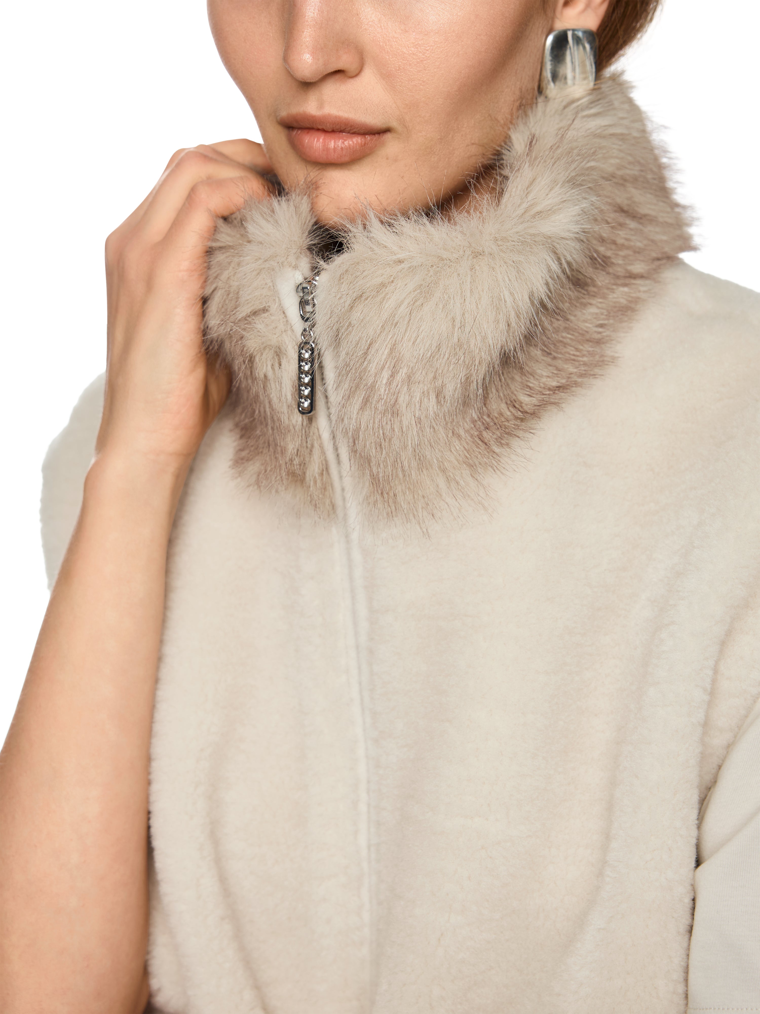 Marc Cain Kuschelige Weste mit Fake Fur Kragen