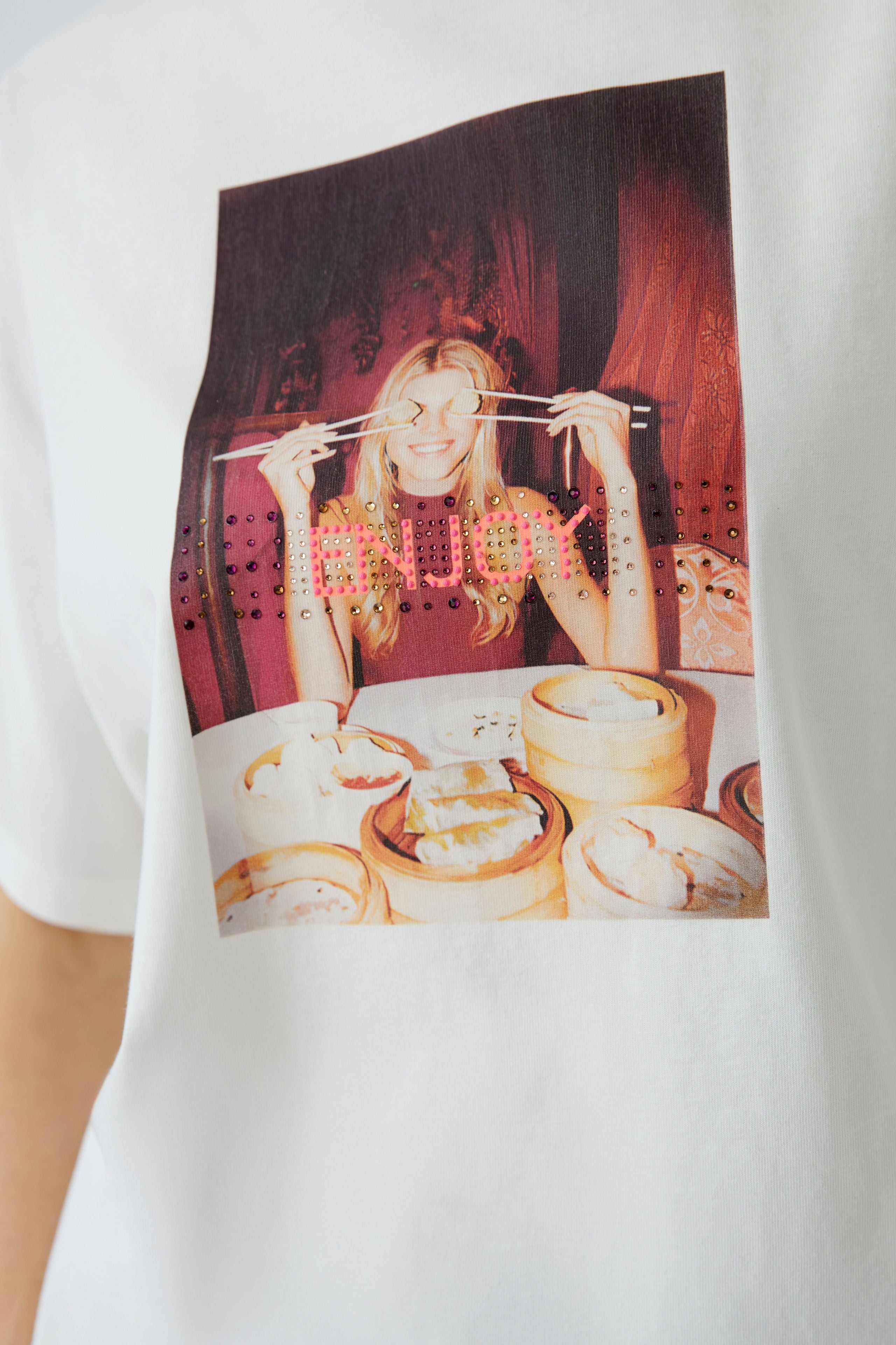 OUI T-Shirt mit Photoprint und Hotfix Steinchen