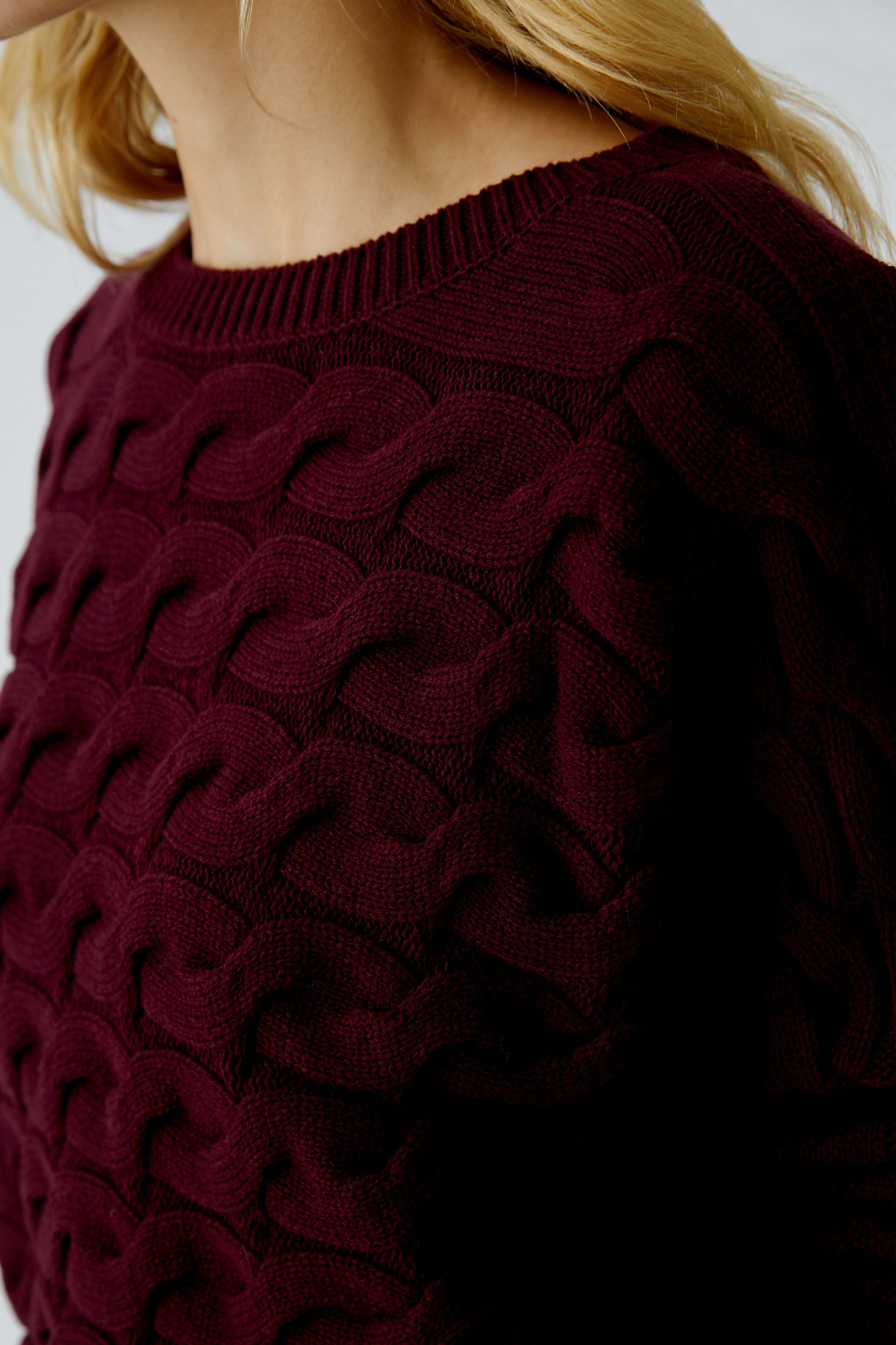 OUI SIRAH Rundhals Pullover mit Zopfmuster