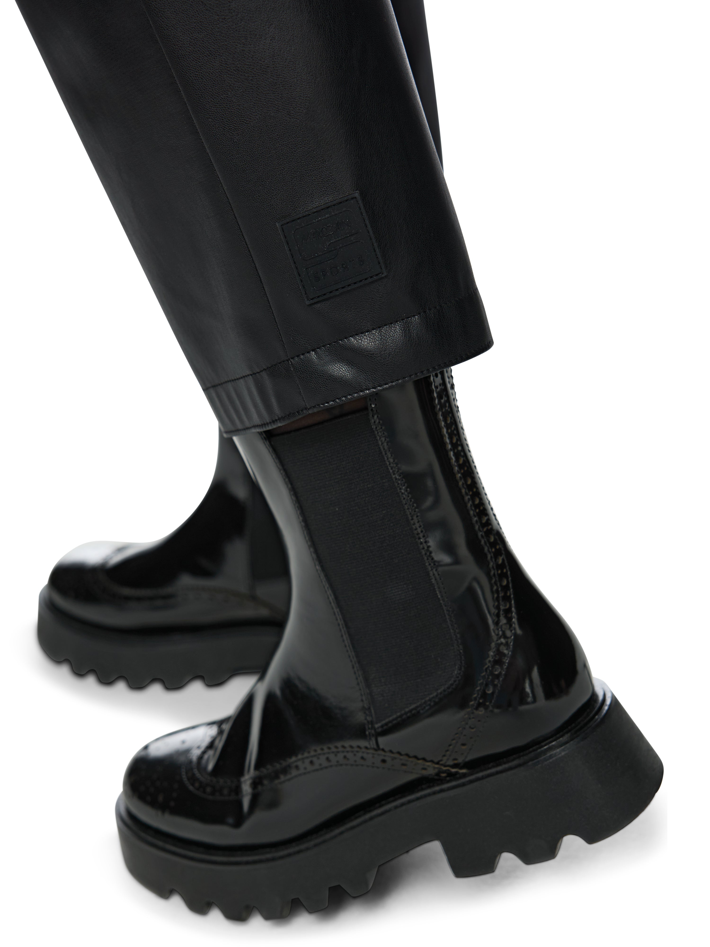 Marc Cain Modell RANCHI – Hose aus Kunstleder