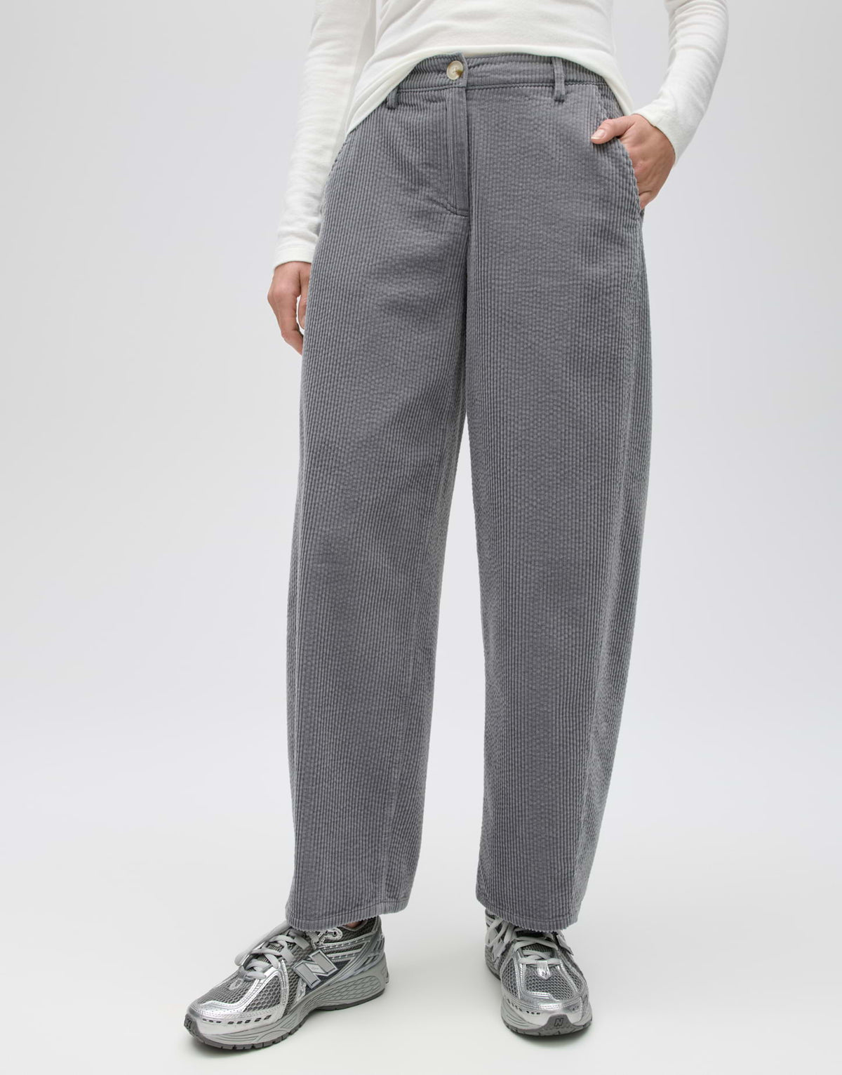 Cordhose im Barrel Fit Myha softness
