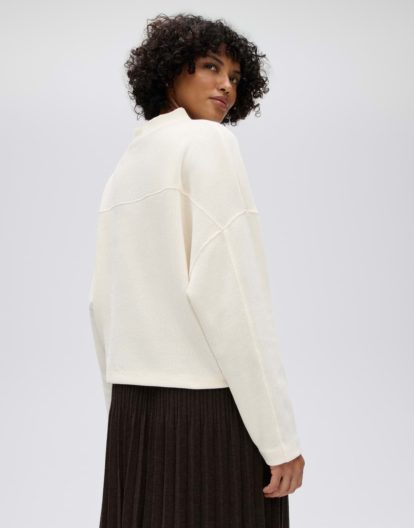 Sweatshirt in samtiger Cord Optik Loose Fit Gemse