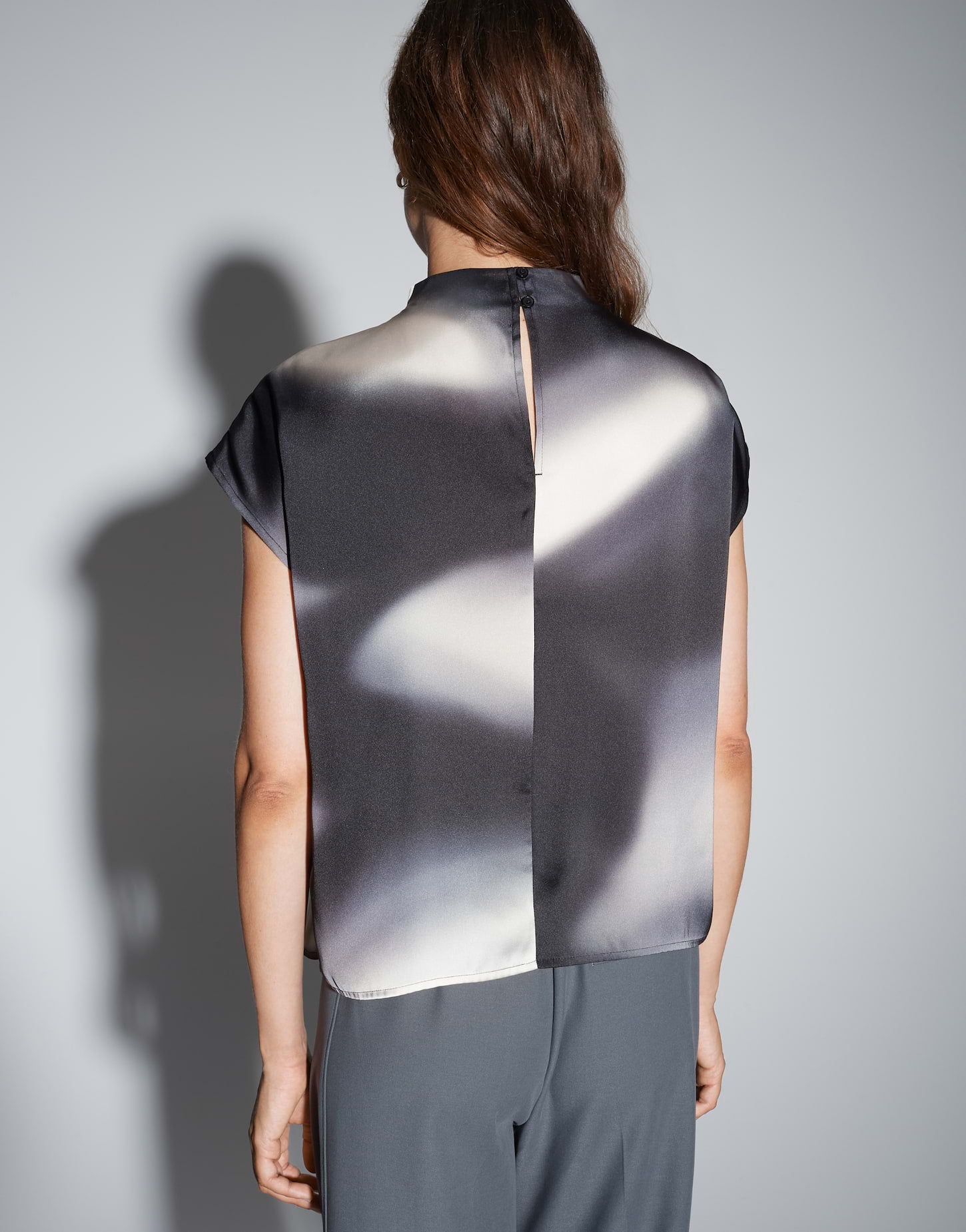 Someday Loose Satinbluse mit galaktischem Print Zalactic