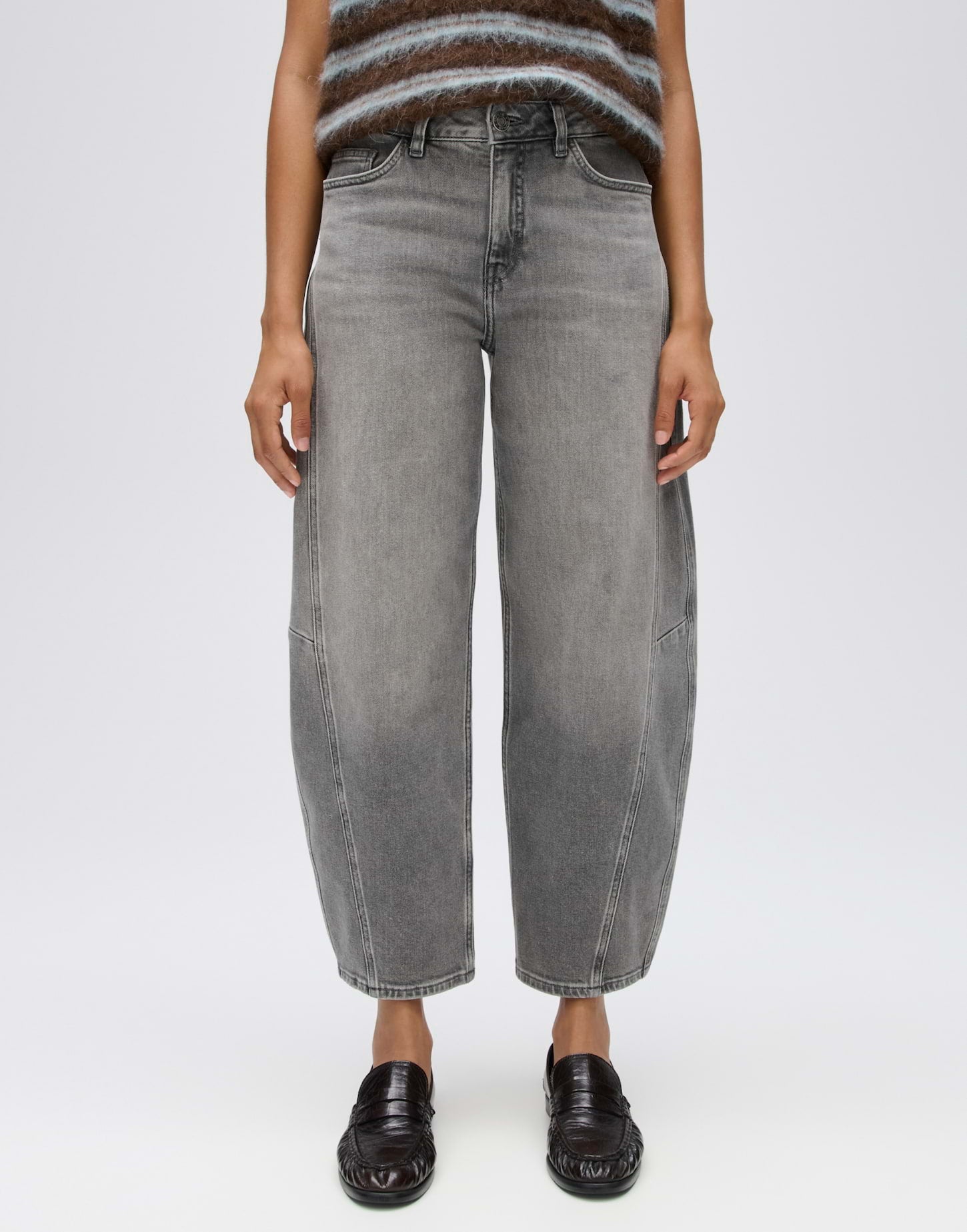 Barrel Jeans Mid Rise Lolah motion