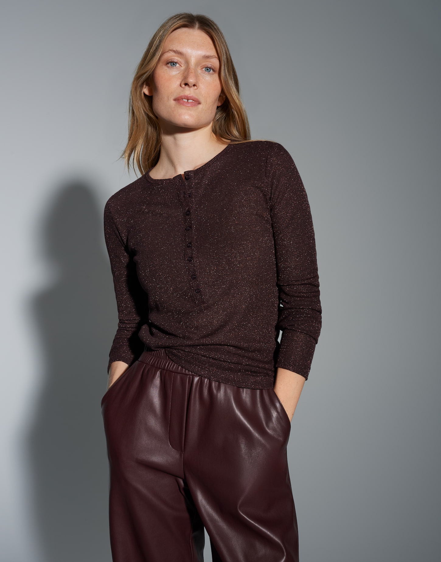 OPUS Slim geripptes Longsleeve im Henley Stil Sosmica