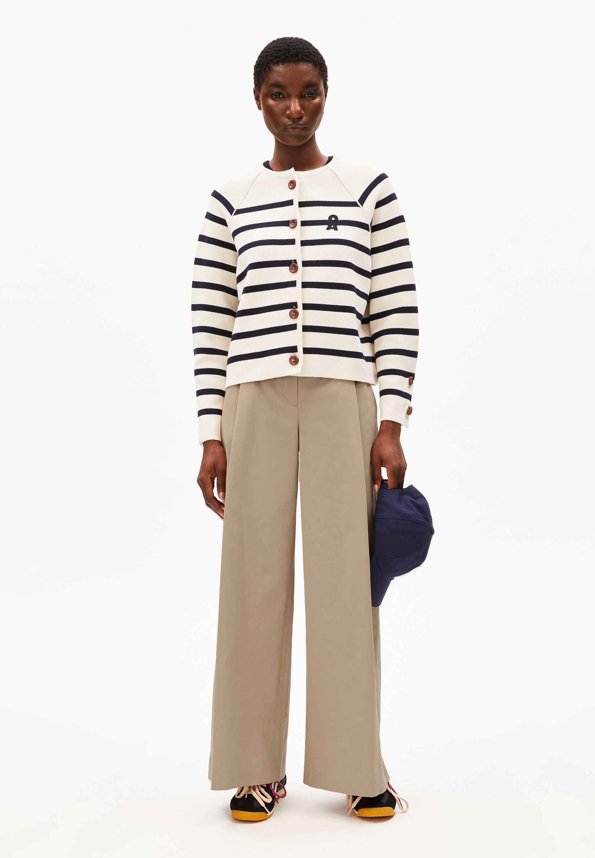 armedangels gestreifte Strickjacke aus Bio-Baumwolle