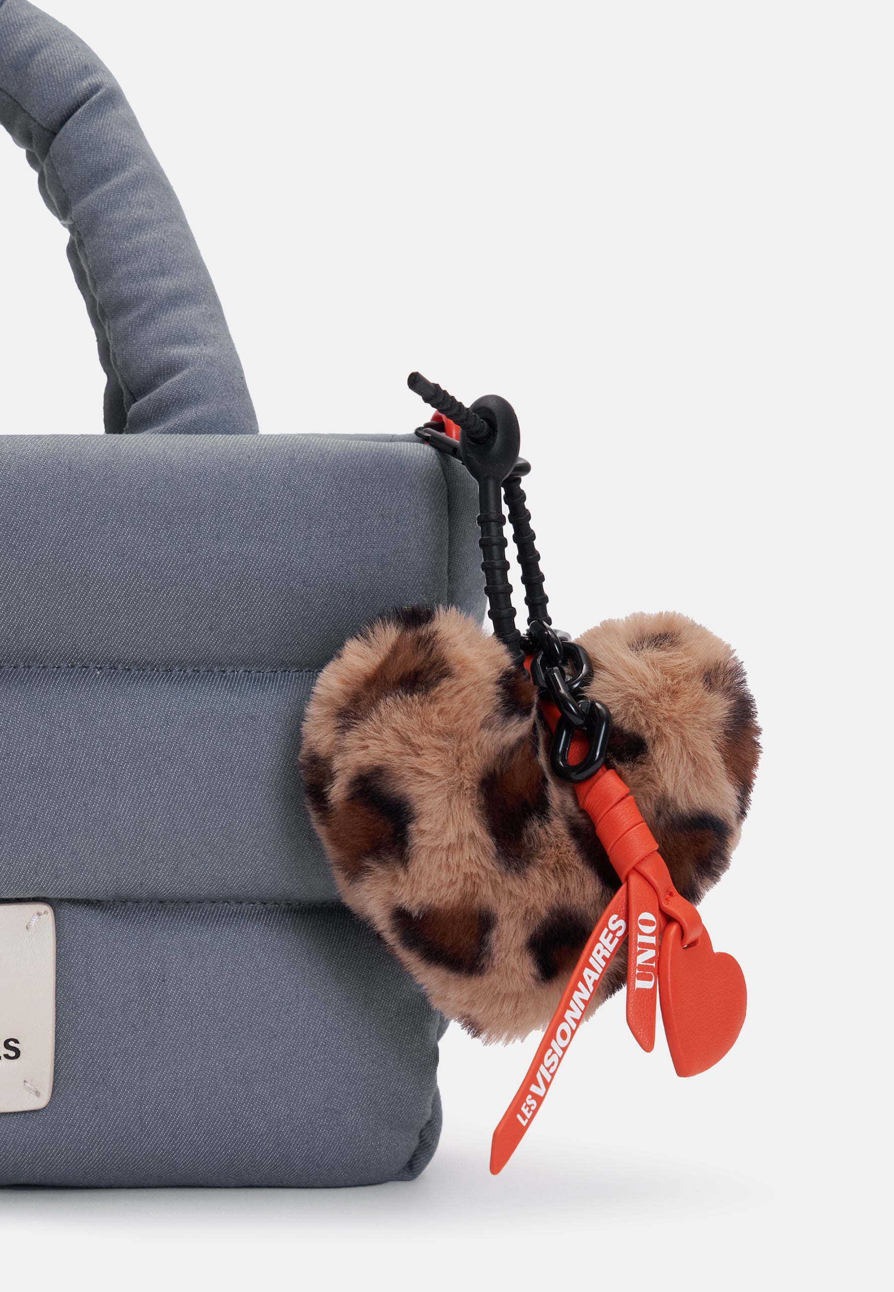 Unio Les Visionnaires Fluffy Heart Charm Anhänger