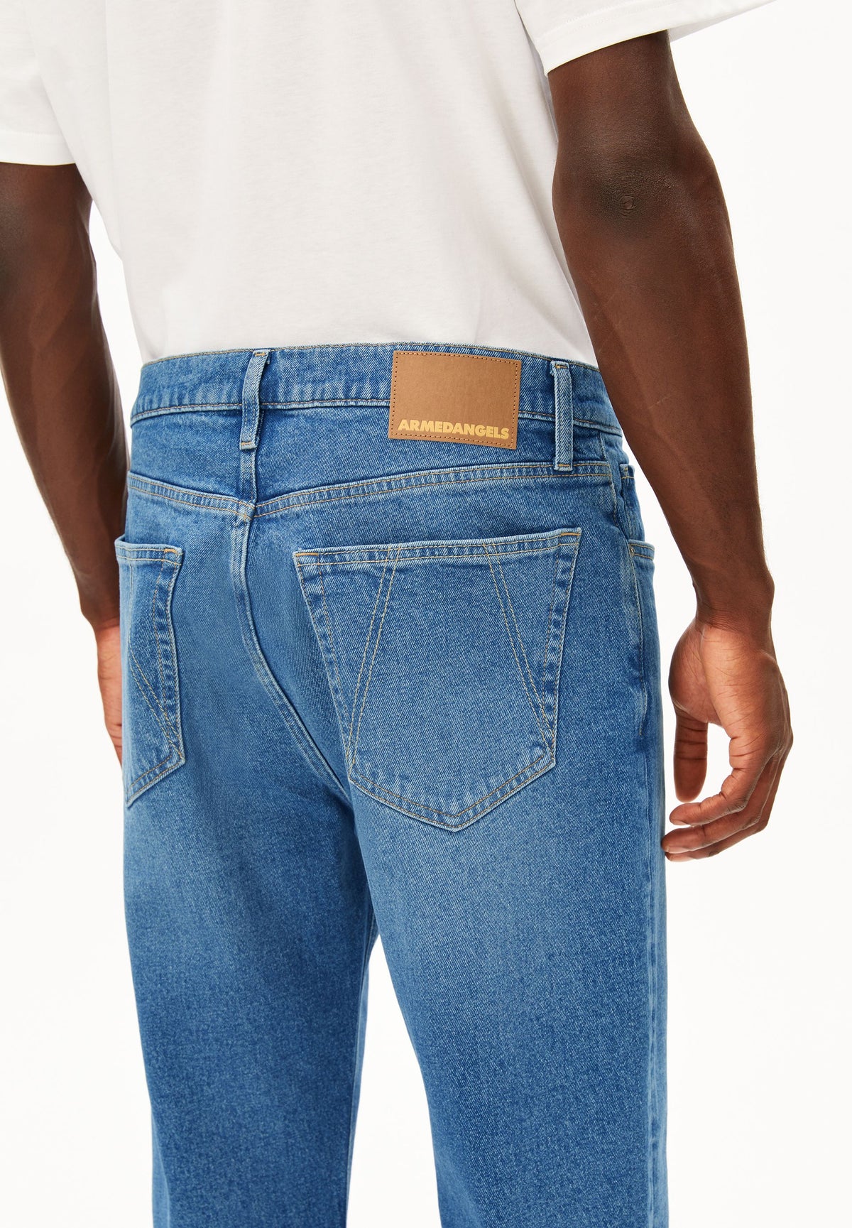 armedangels relaxed tapered Jeans MAAKX aus Bio-Baumwoll-Mix