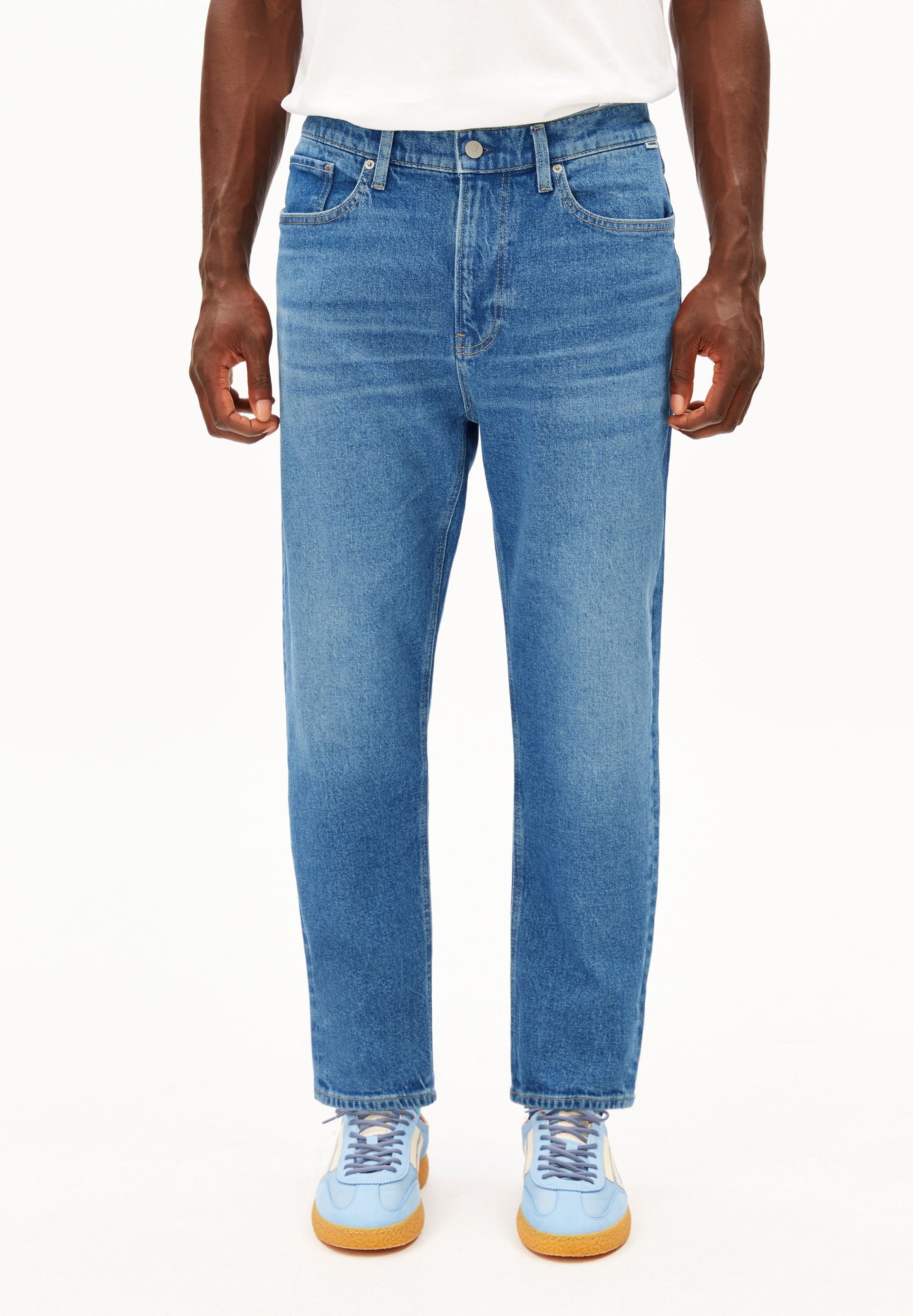armedangels relaxed tapered Jeans MAAKX aus Bio-Baumwoll-Mix