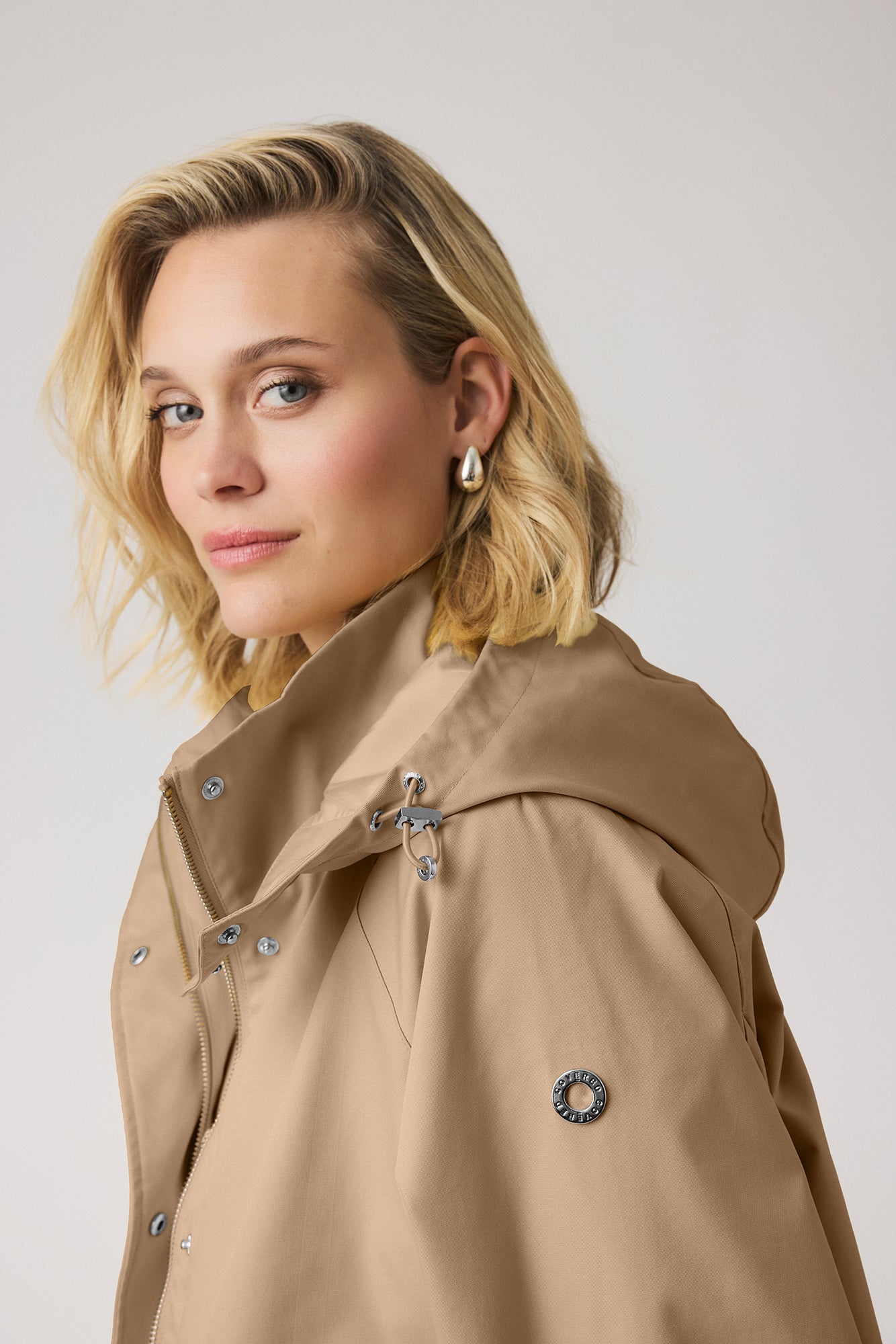 Covered Outdoor Jacke - MALU