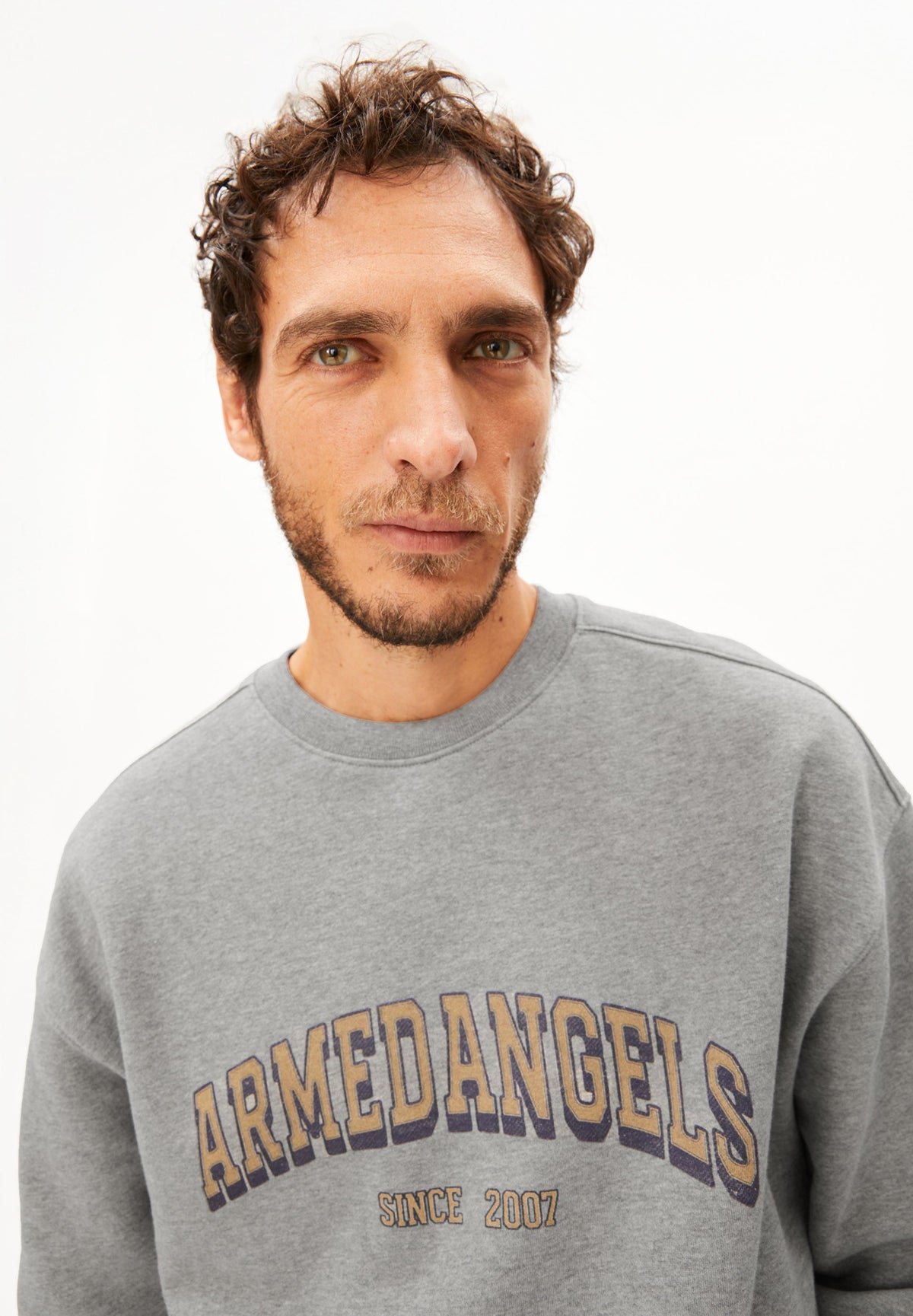 armedangels SWEATSHIRT WORDMARK RELAXED aus Bio-Baumwolle