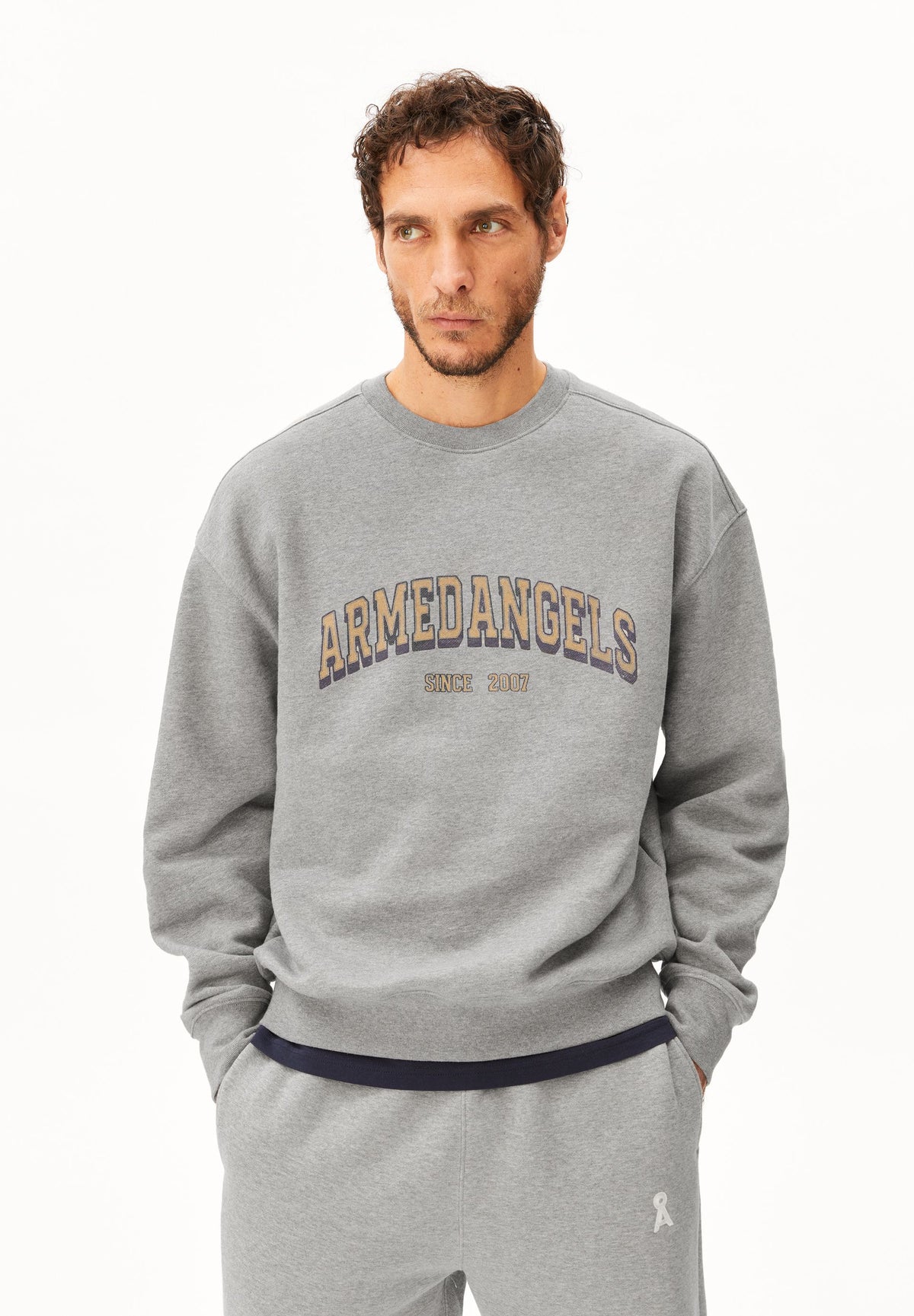 armedangels SWEATSHIRT WORDMARK RELAXED aus Bio-Baumwolle