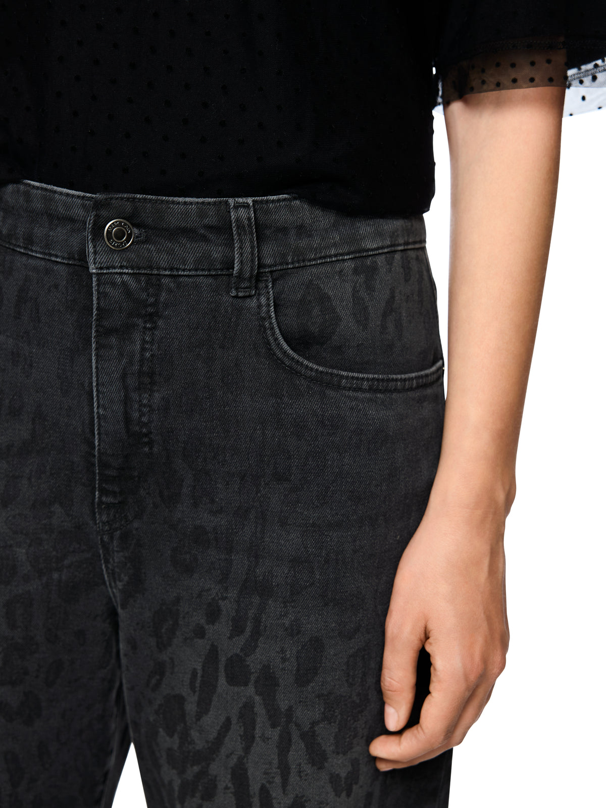 Jeans RUMA mit Leo-Design