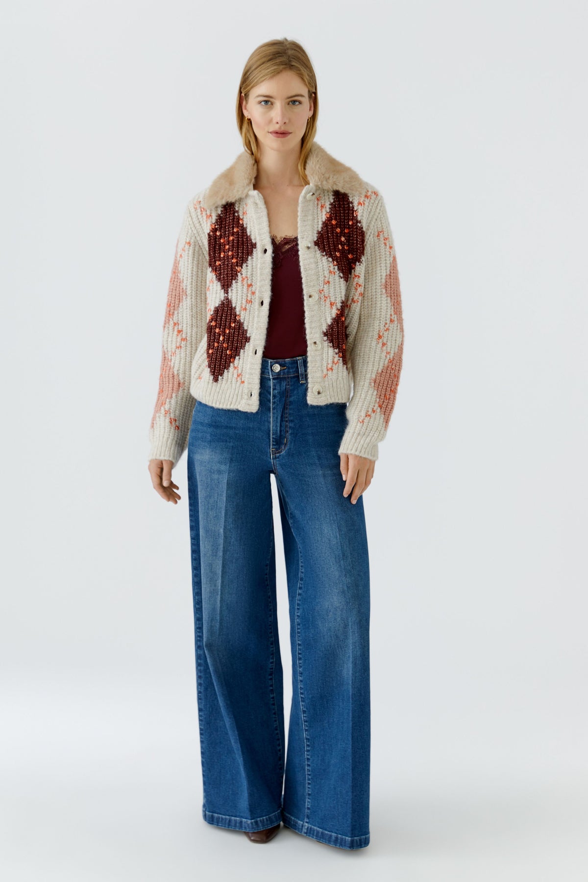 Strickjacke mit abknöpfbaren Kunstfellkragen