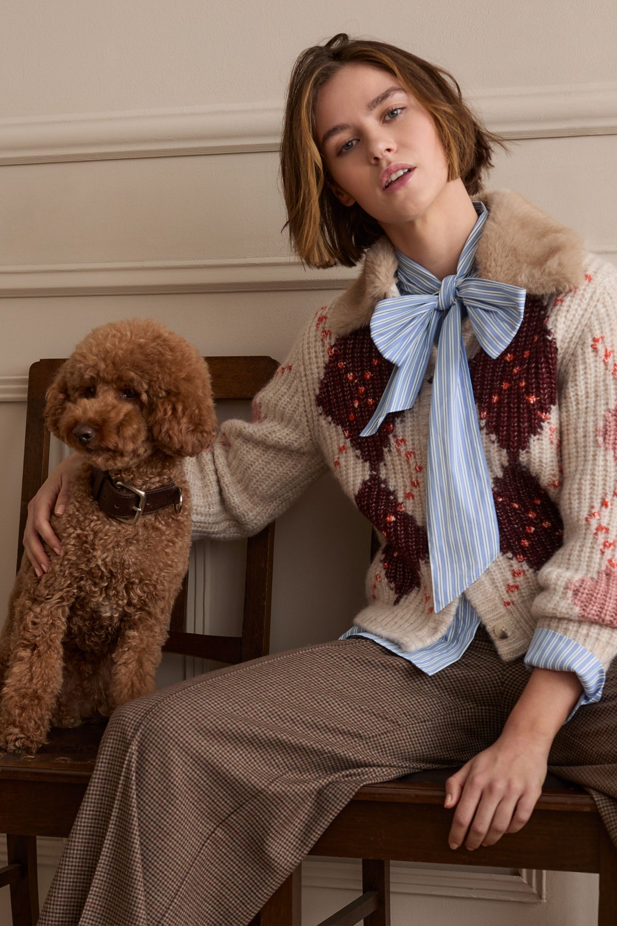 Strickjacke mit abknöpfbaren Kunstfellkragen