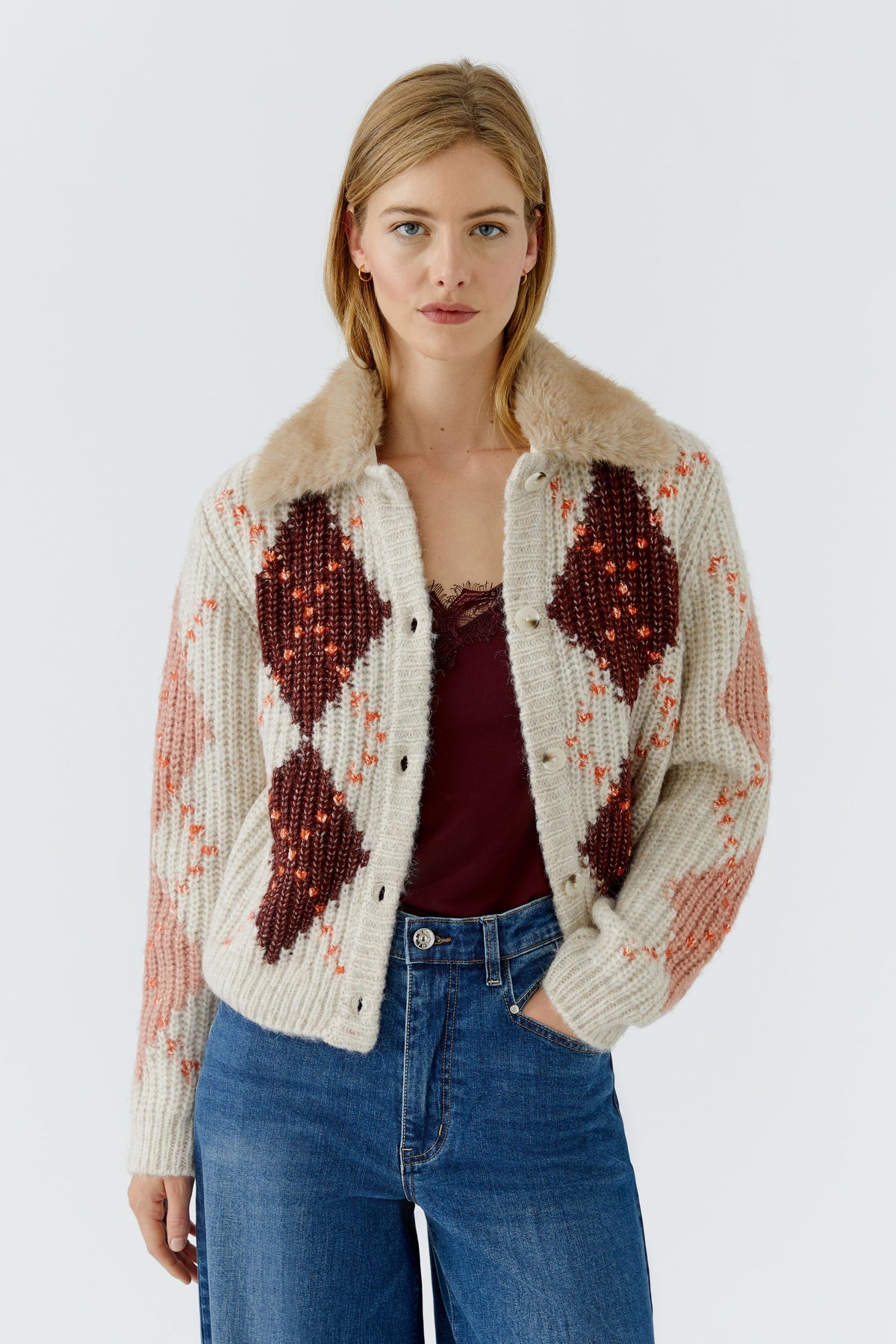 Strickjacke mit abknöpfbaren Kunstfellkragen