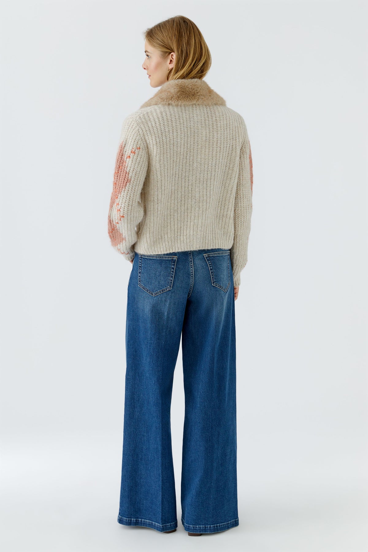 Strickjacke mit abknöpfbaren Kunstfellkragen