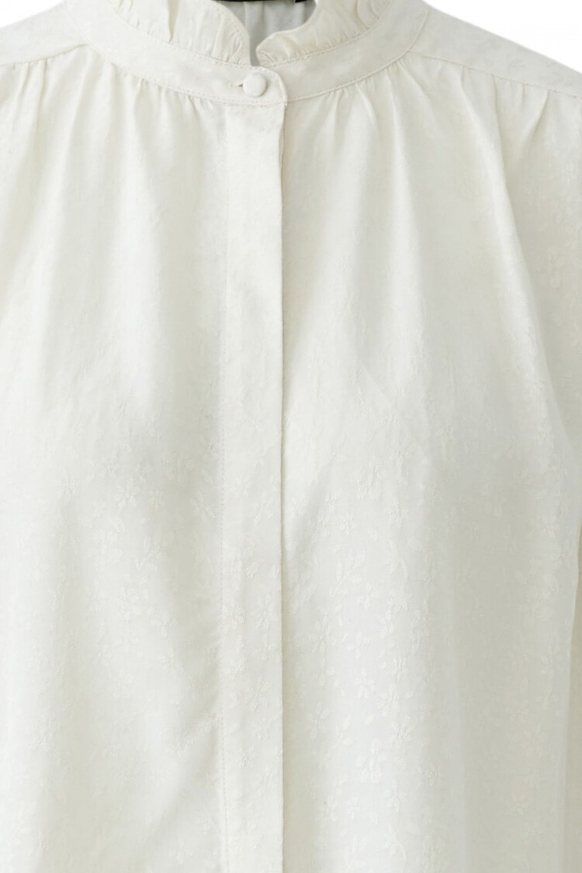 Bluse mit Rüschen am Stehkragen und Manschette im Blütenjacquard