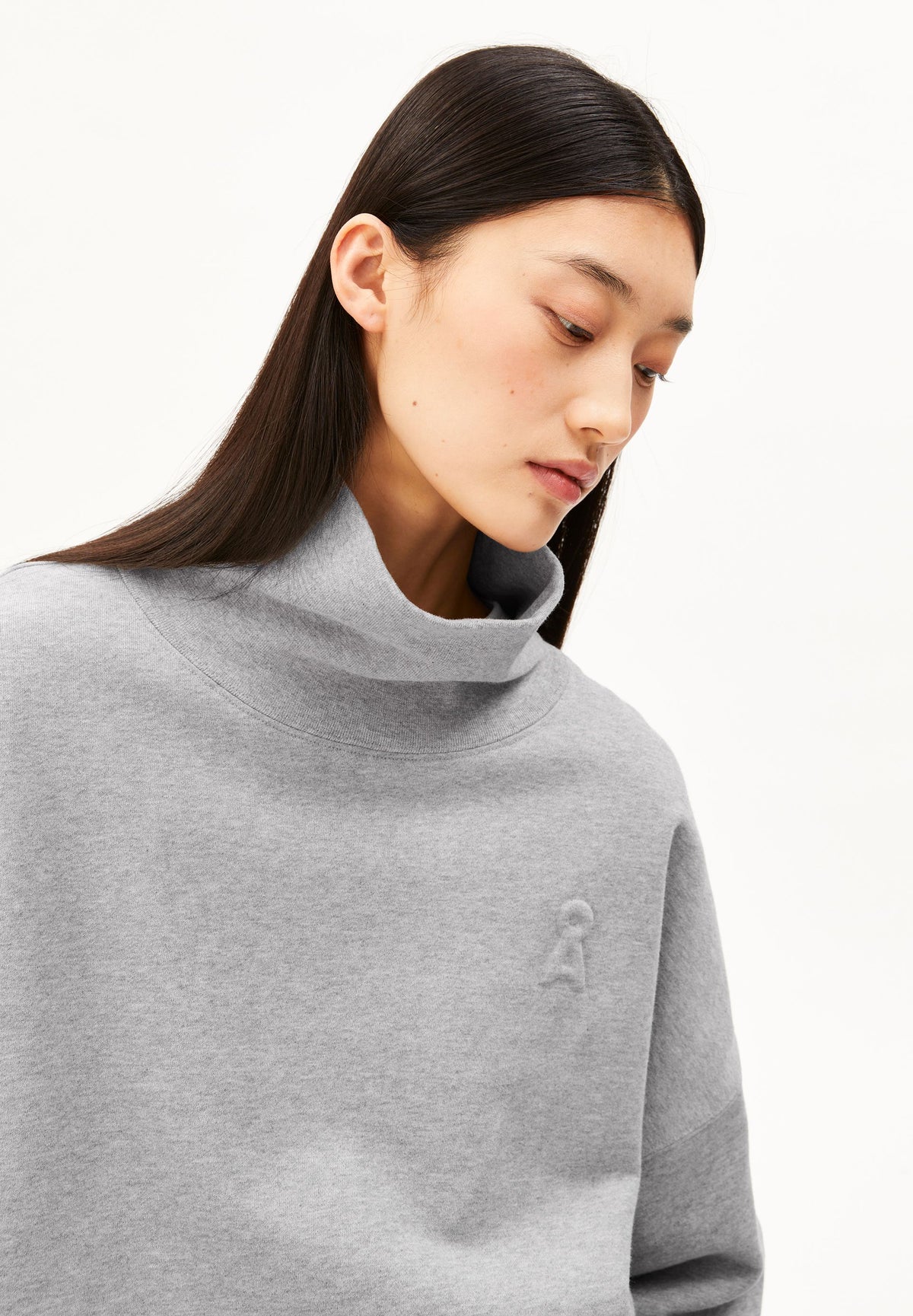 Sweatshirt Open Edge Trichterkragen ICONIC Å aus Bio-Baumwolle