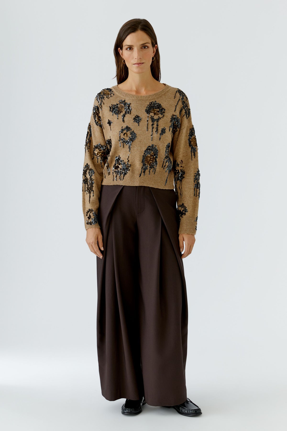 Pullover mit Pailletten im Leolook aufgestickt