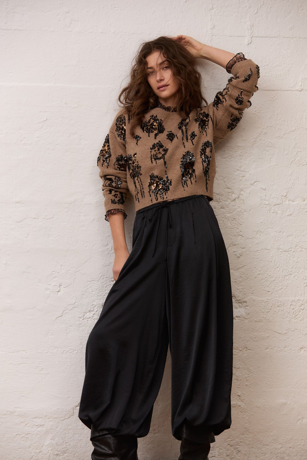 Pullover mit Pailletten im Leolook aufgestickt