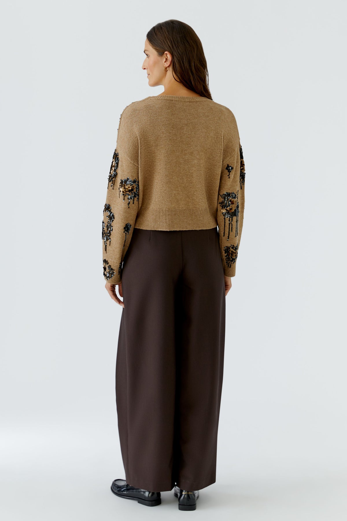 Pullover mit Pailletten im Leolook aufgestickt