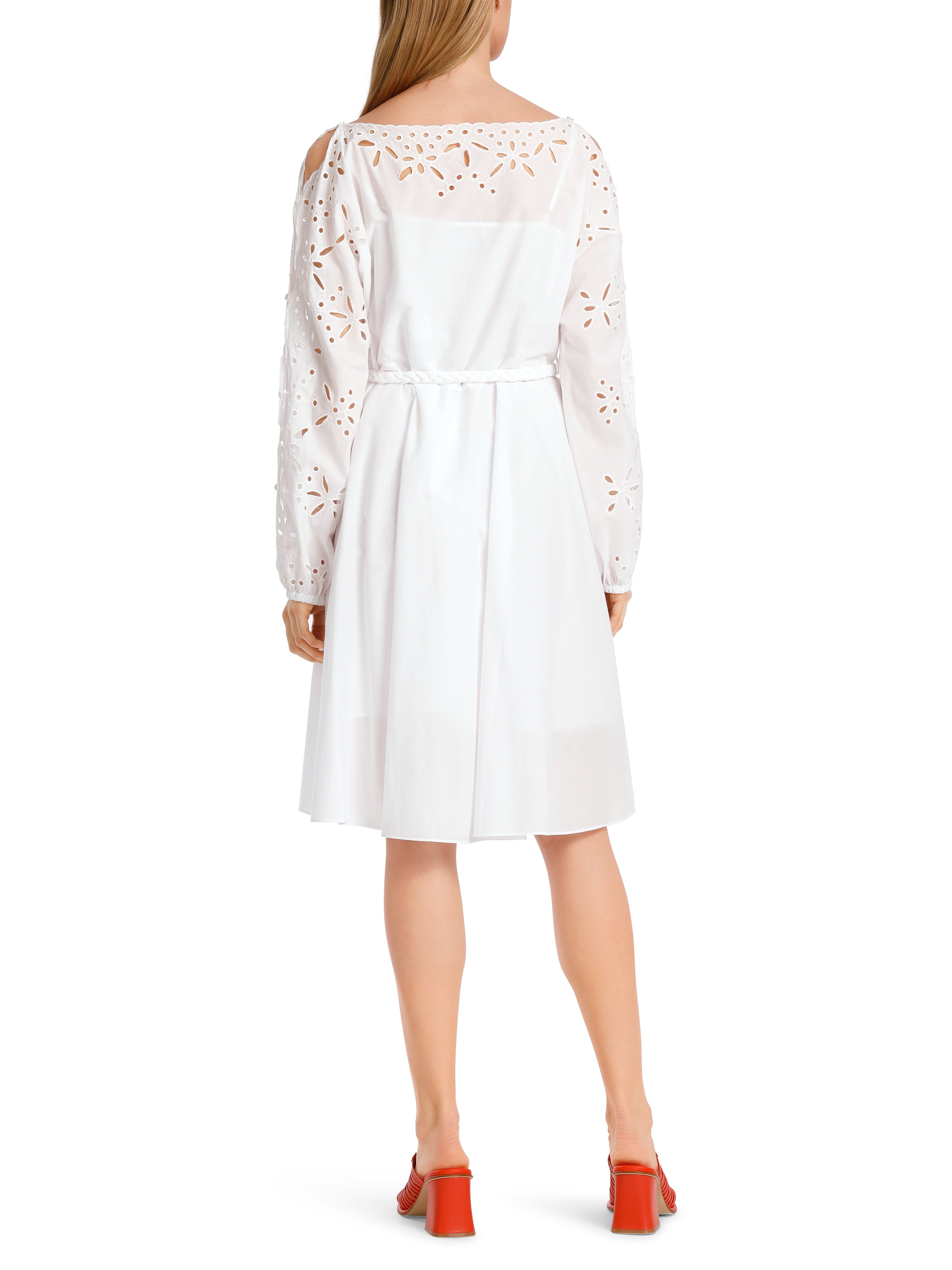 Feminines Baumwollkleid mit Spitze