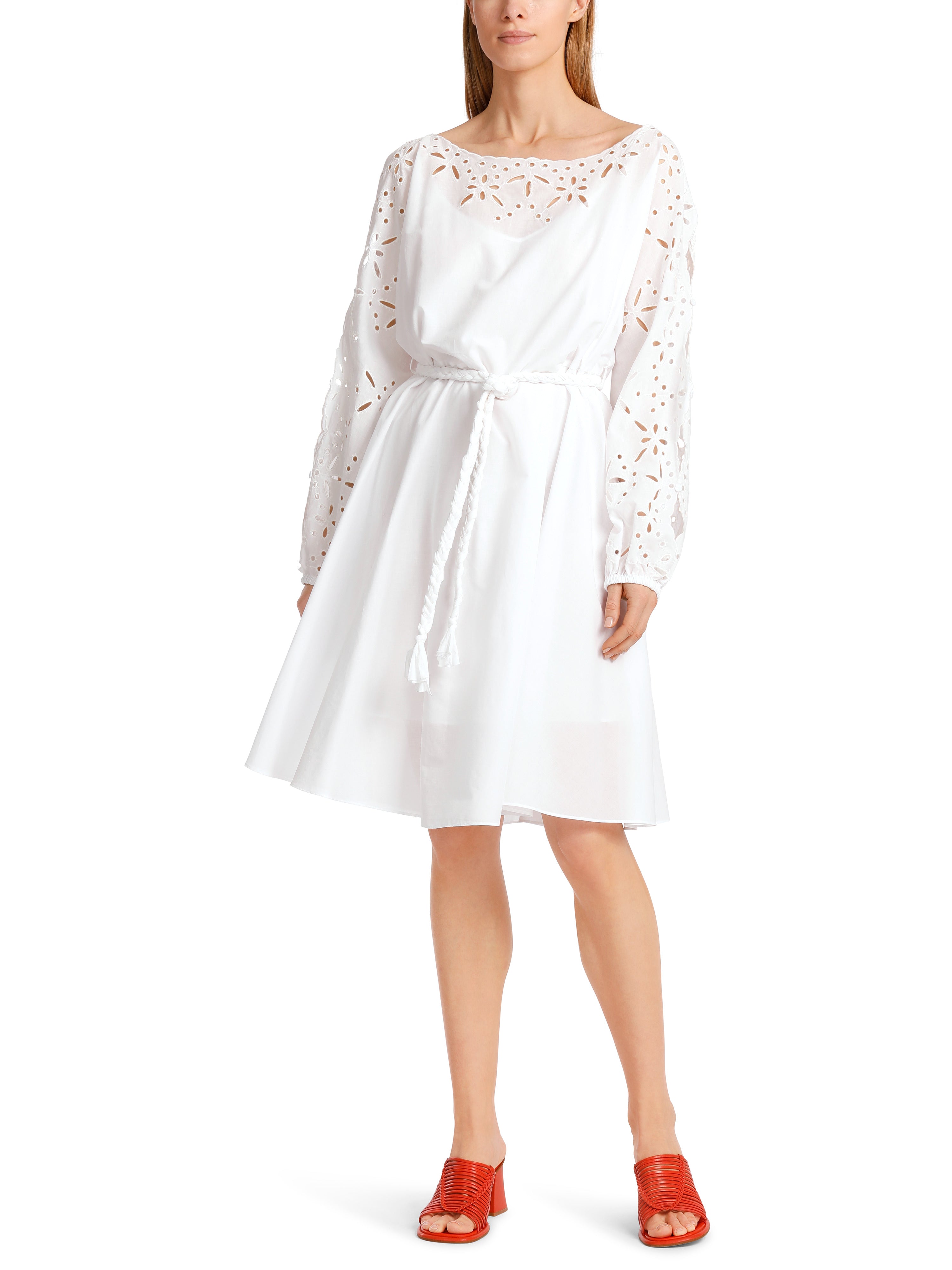 Feminines Baumwollkleid mit Spitze