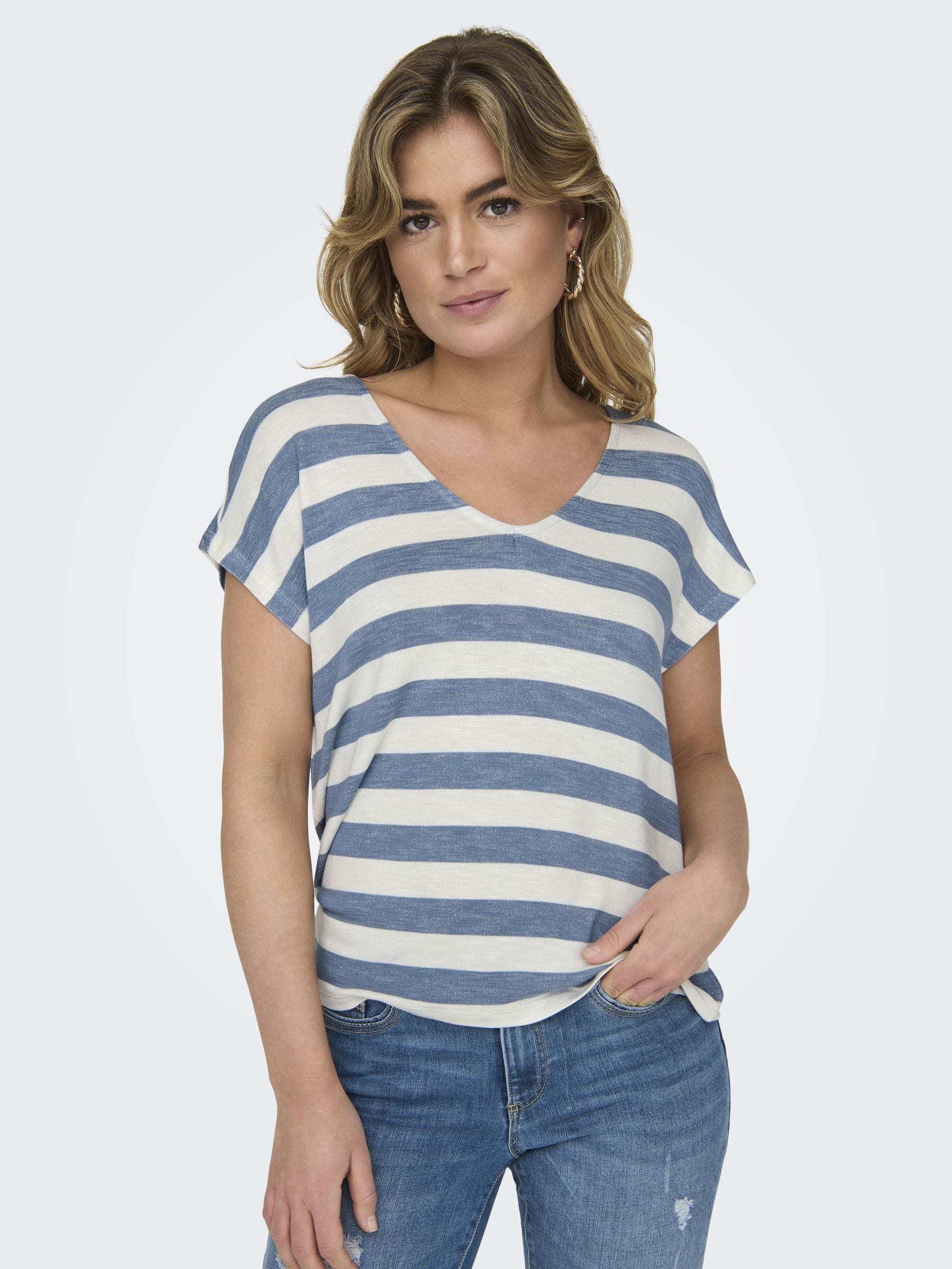 ONLLIRA LIFE S/S V-NECK TOP JRS NOOS