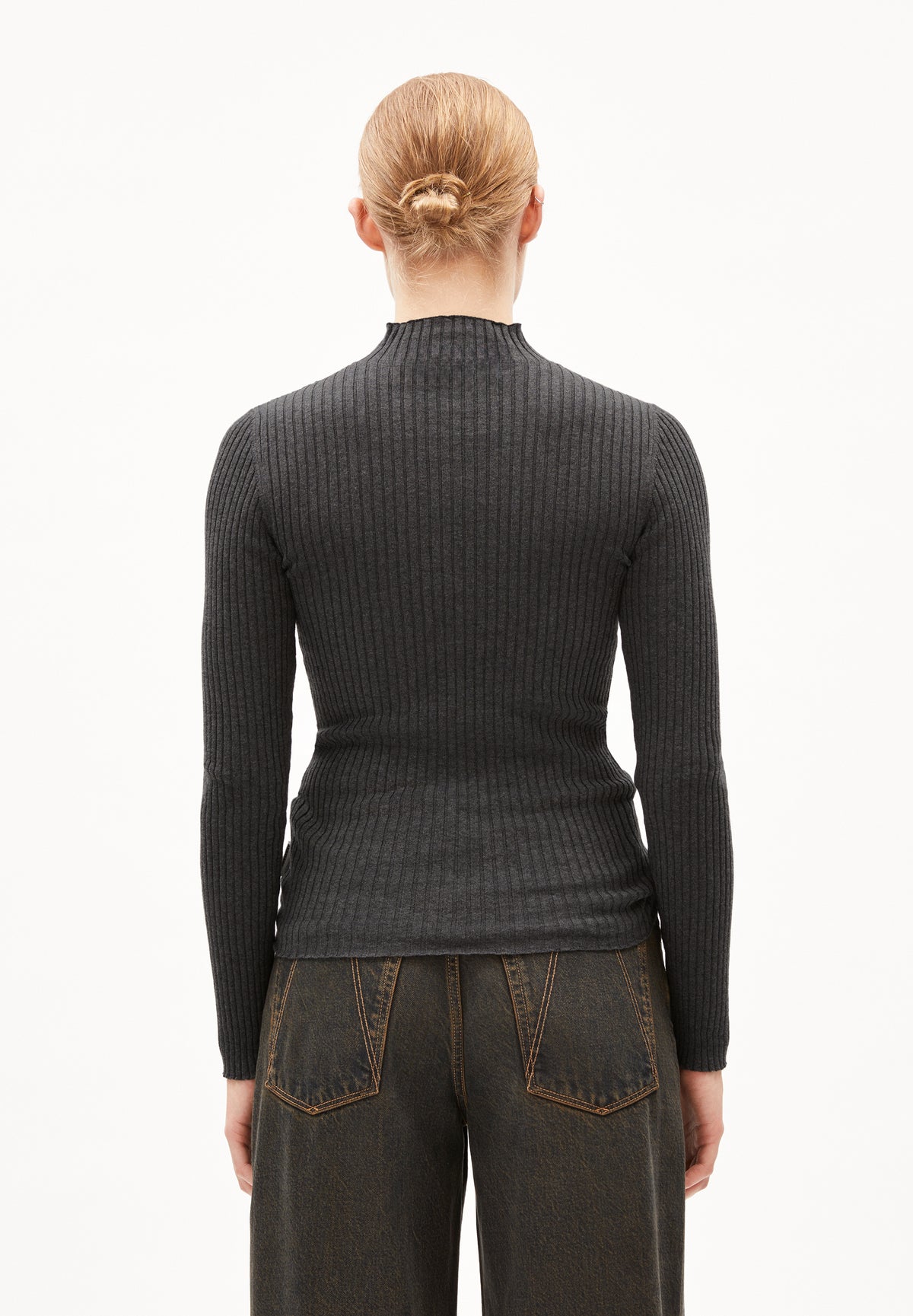 ALAANIA KNIT SWEATER
