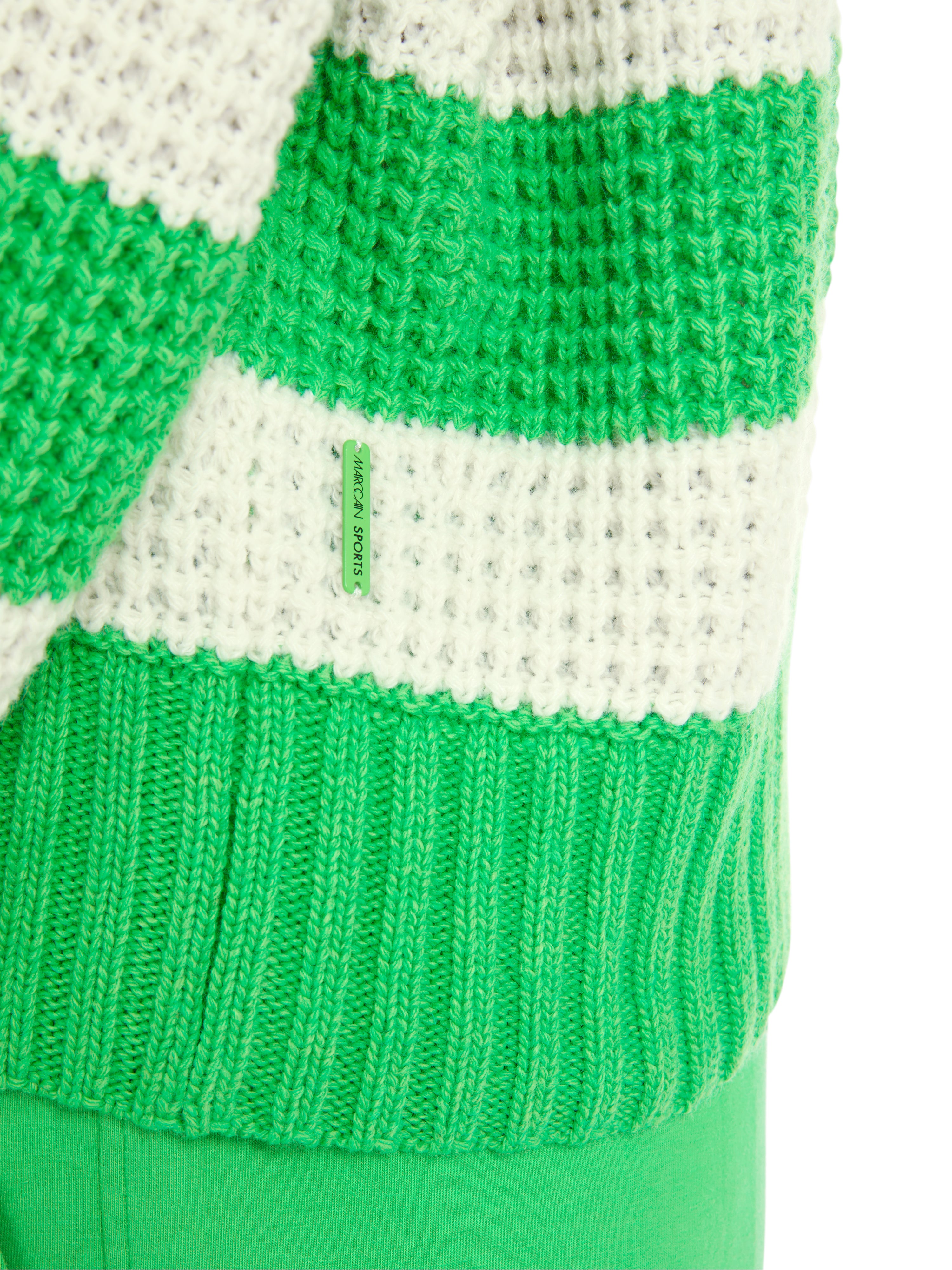 Gestreifter Cardigan Knitted in Germany