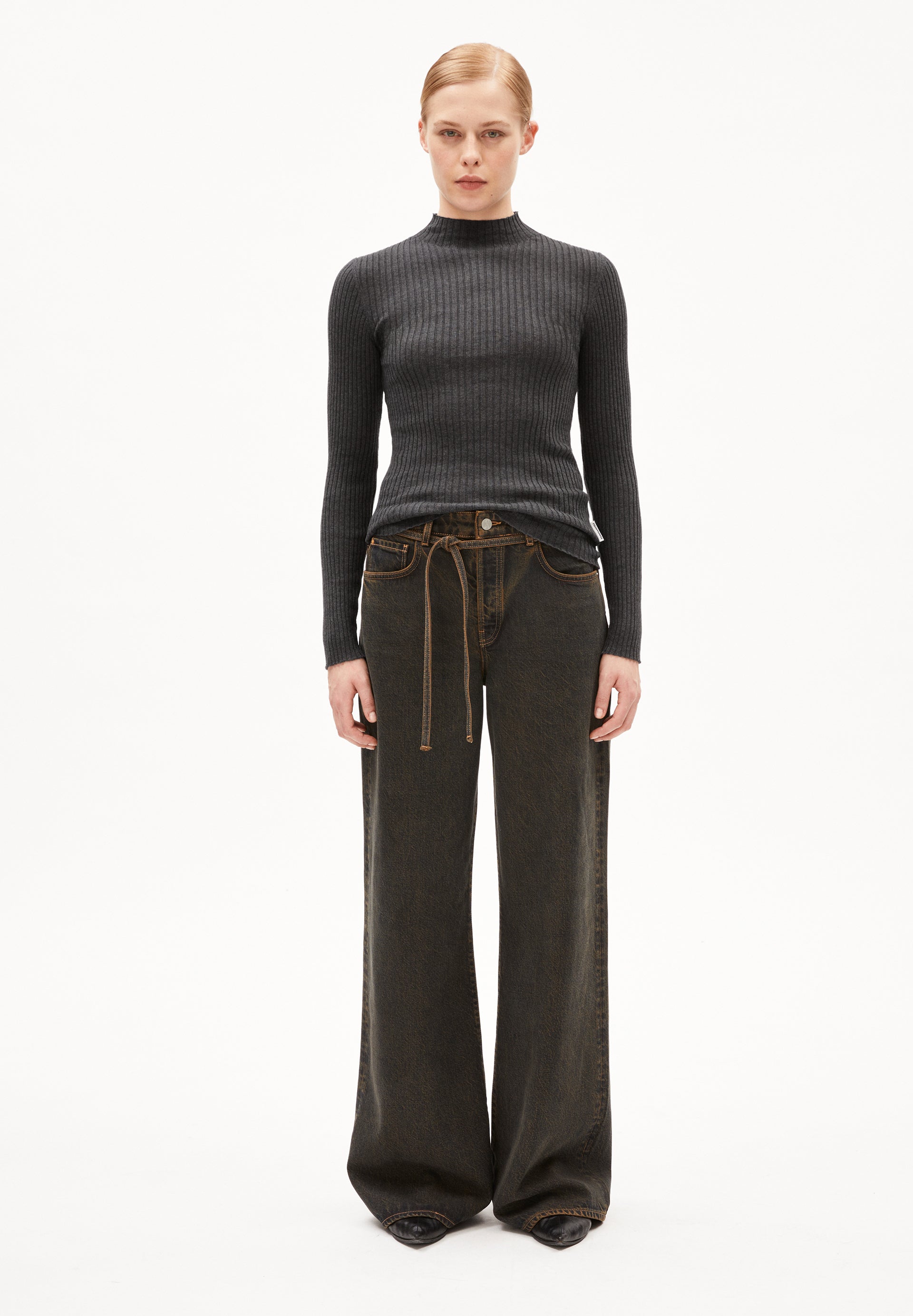 ALAANIA KNIT SWEATER