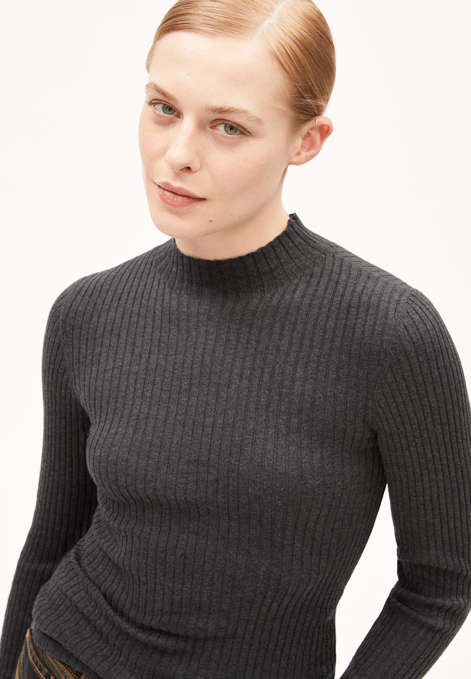 ALAANIA KNIT SWEATER