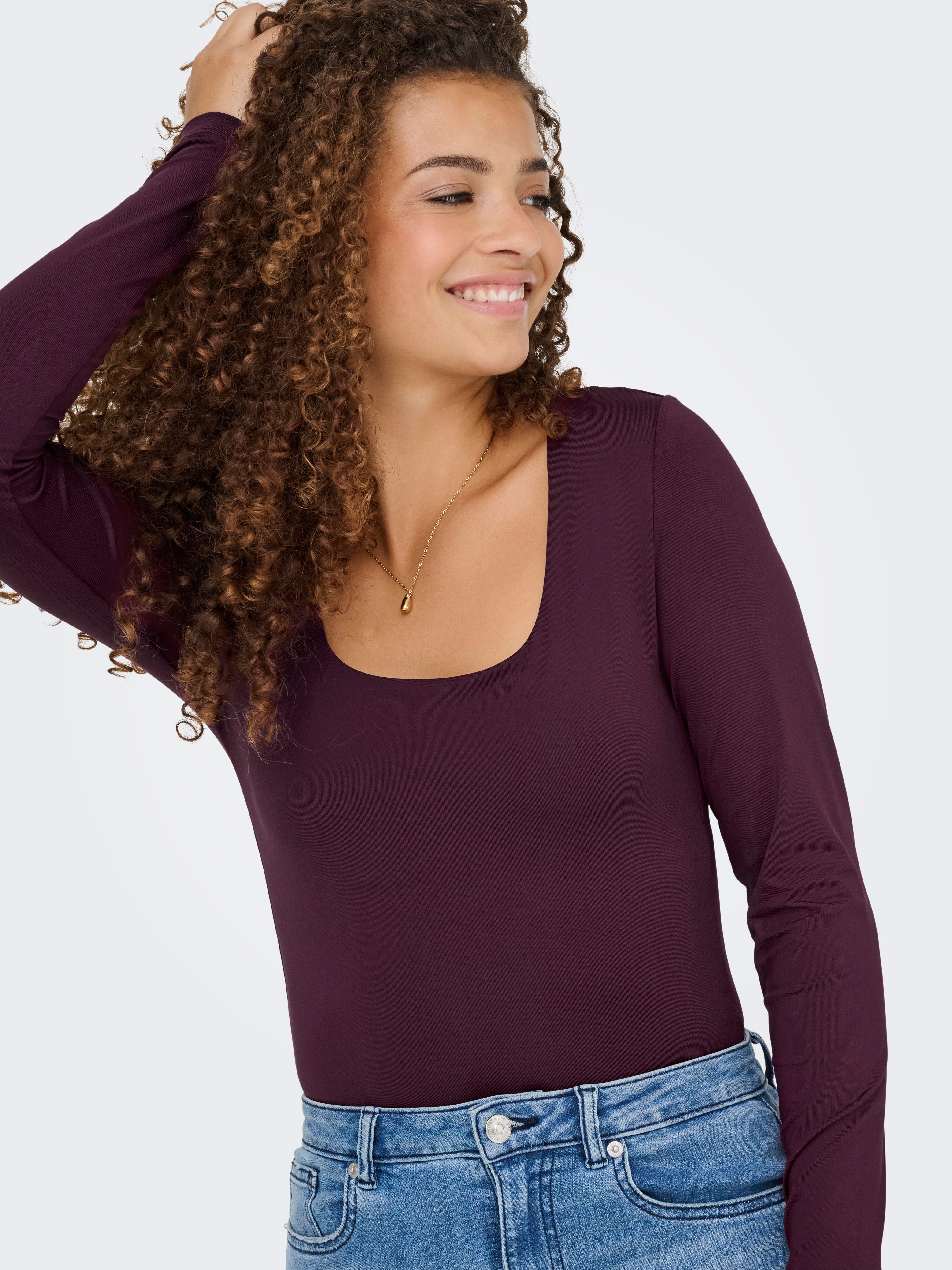 Only WAY DEEP NECK TOP