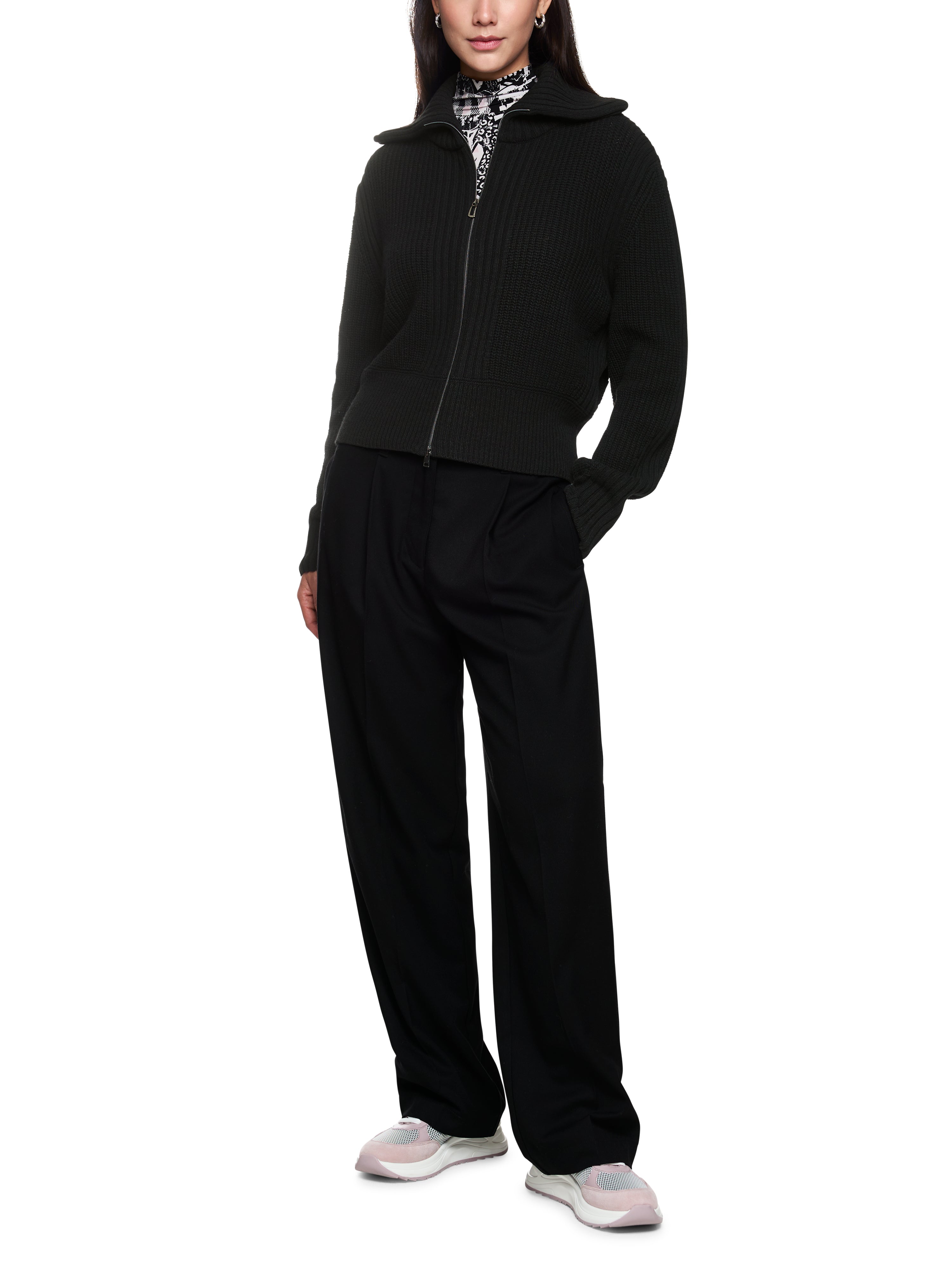 Marc Cain Knitted in Germany Cardigan mit Kragen