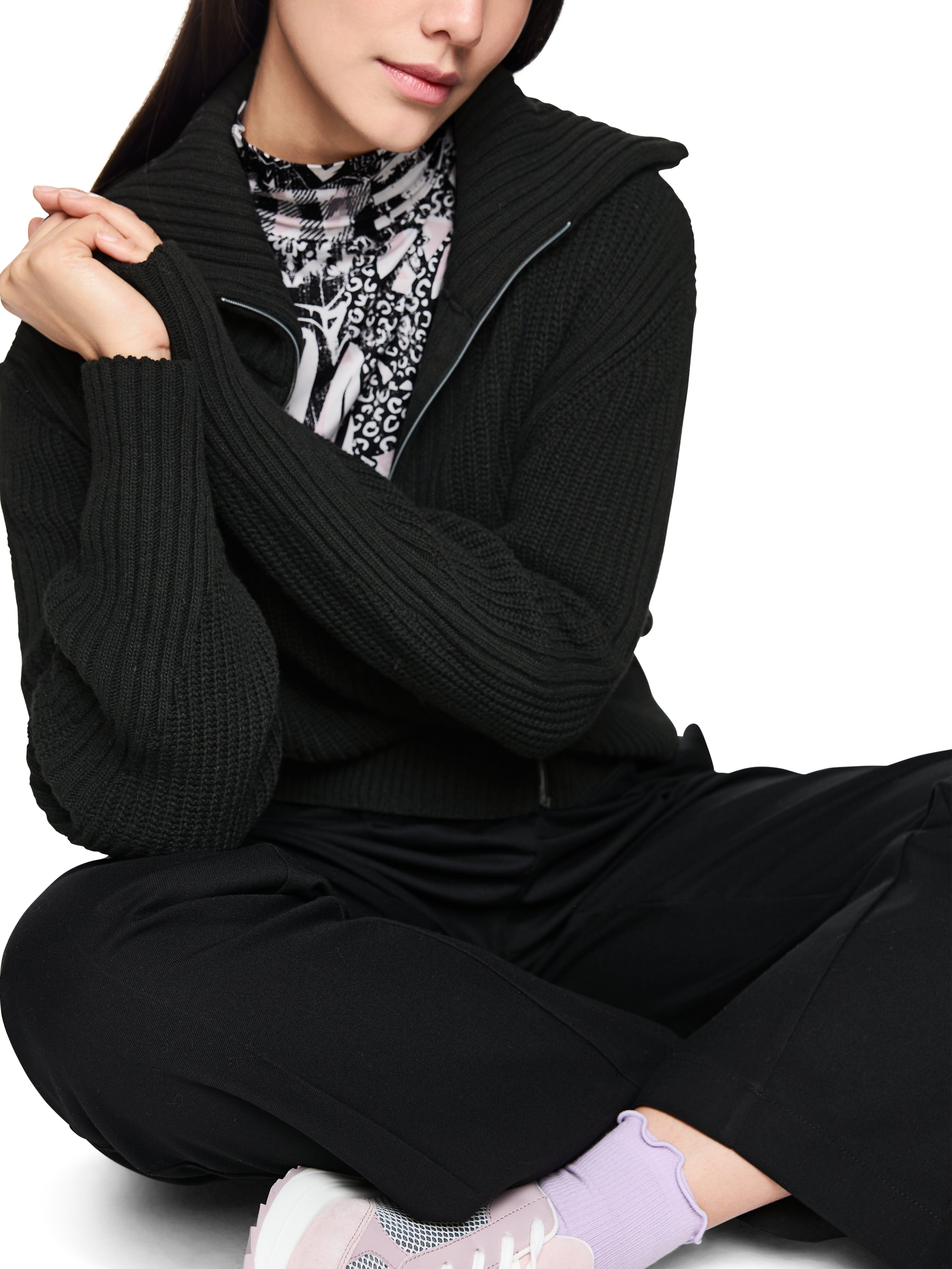 Marc Cain Knitted in Germany Cardigan mit Kragen