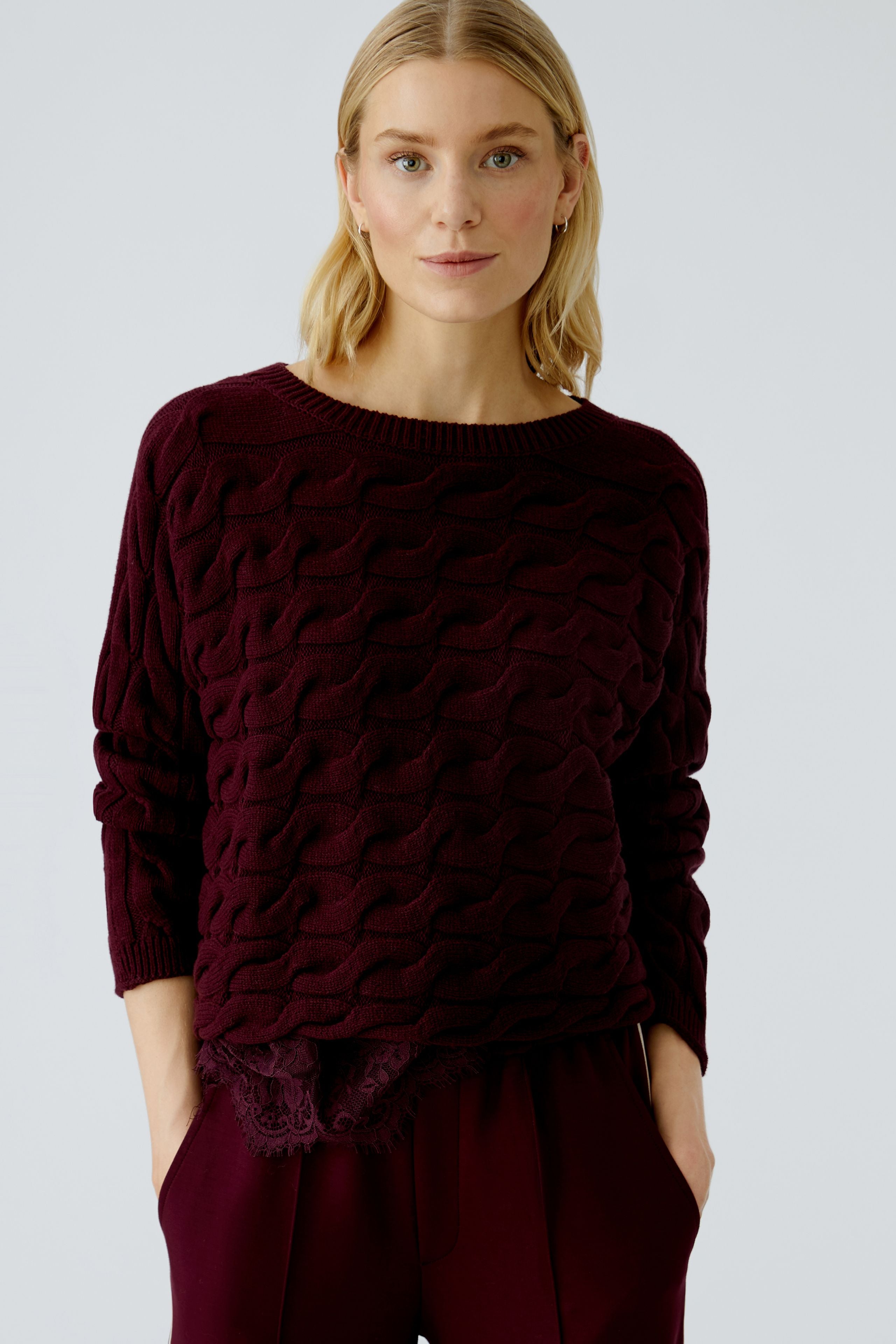 OUI SIRAH Rundhals Pullover mit Zopfmuster