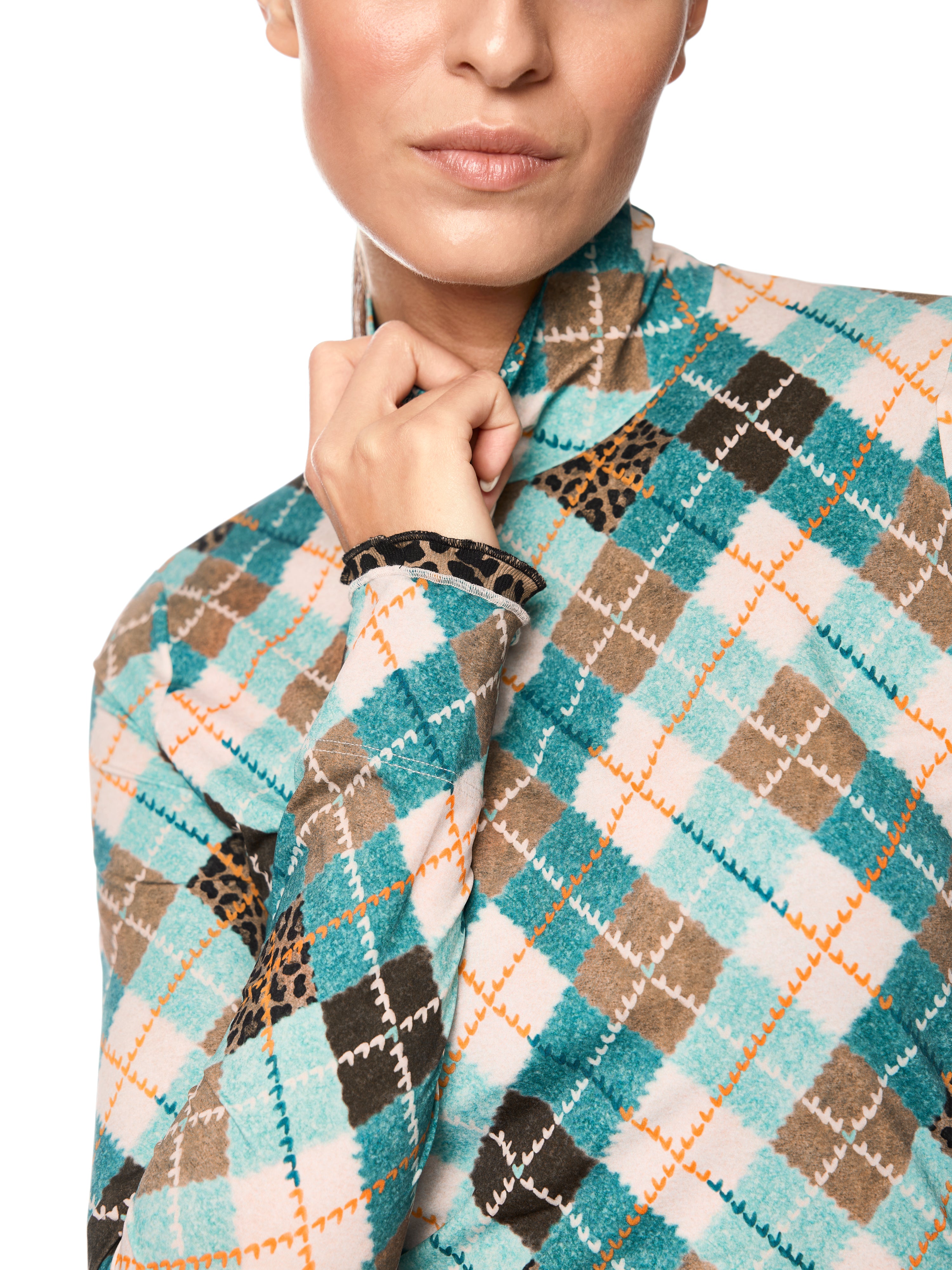 Marc Cain Tailliertes Langarmshirt mit Rollkragen