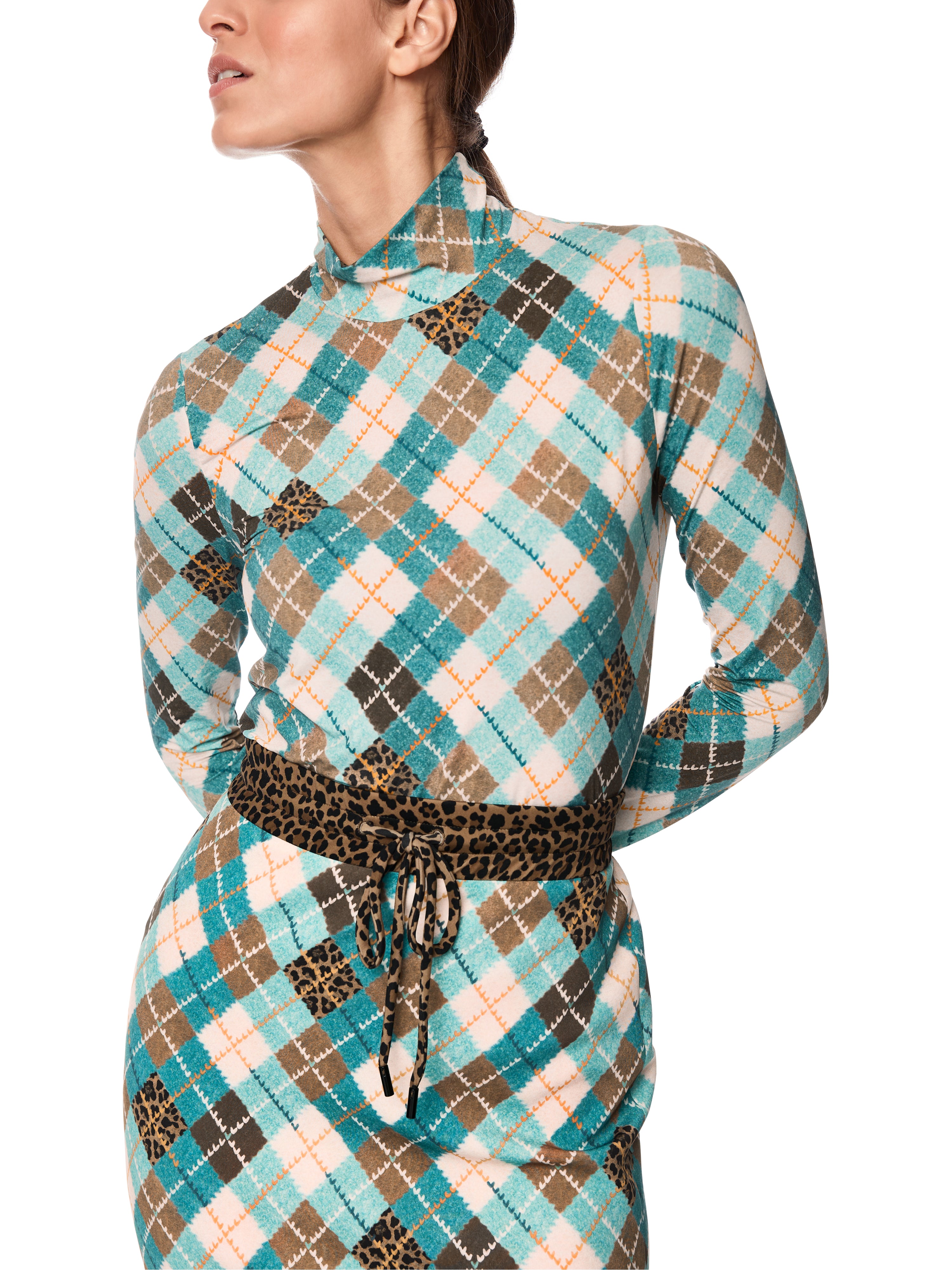 Marc Cain Tailliertes Langarmshirt mit Rollkragen