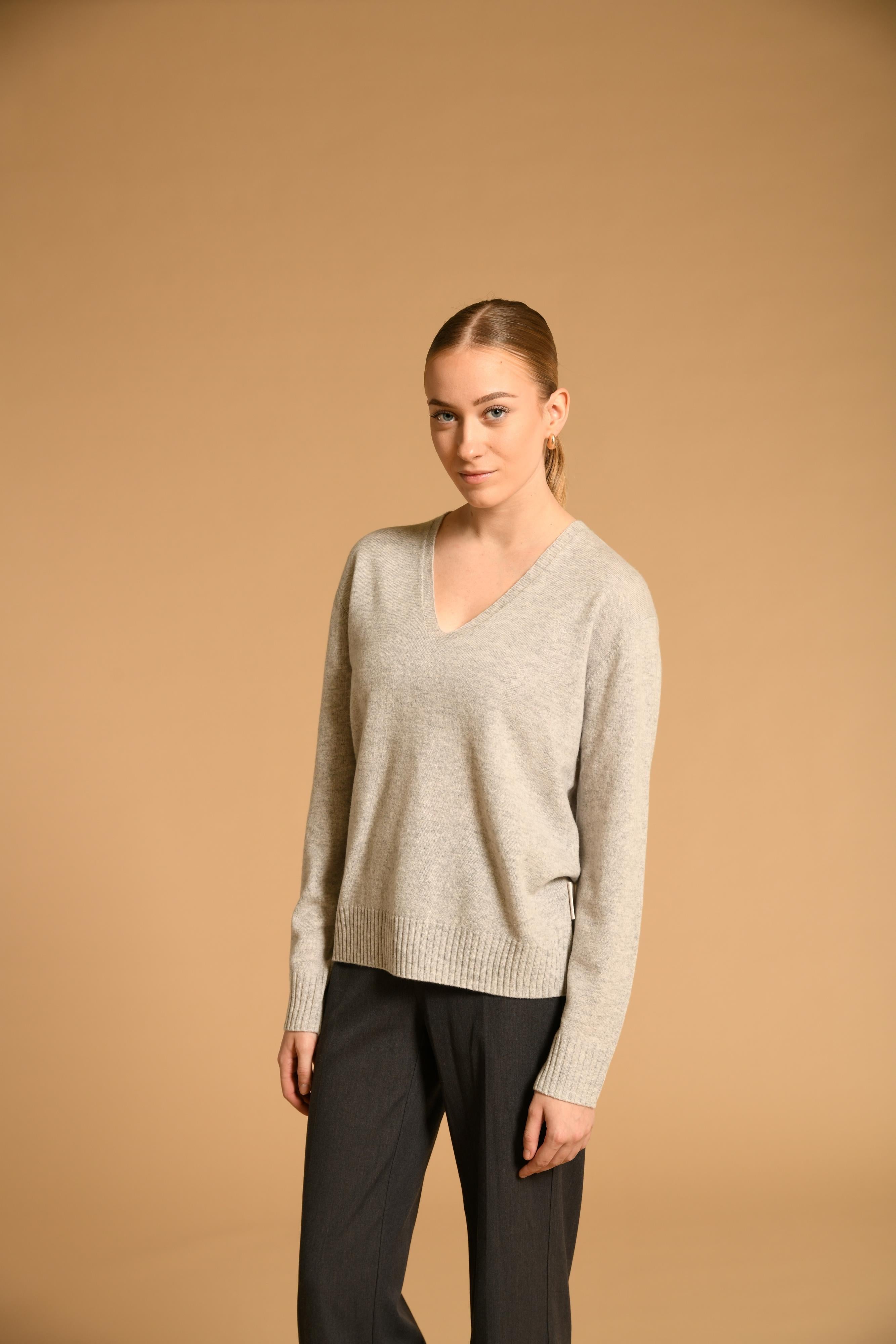 The Fashion People Pullover Merino V-Neck