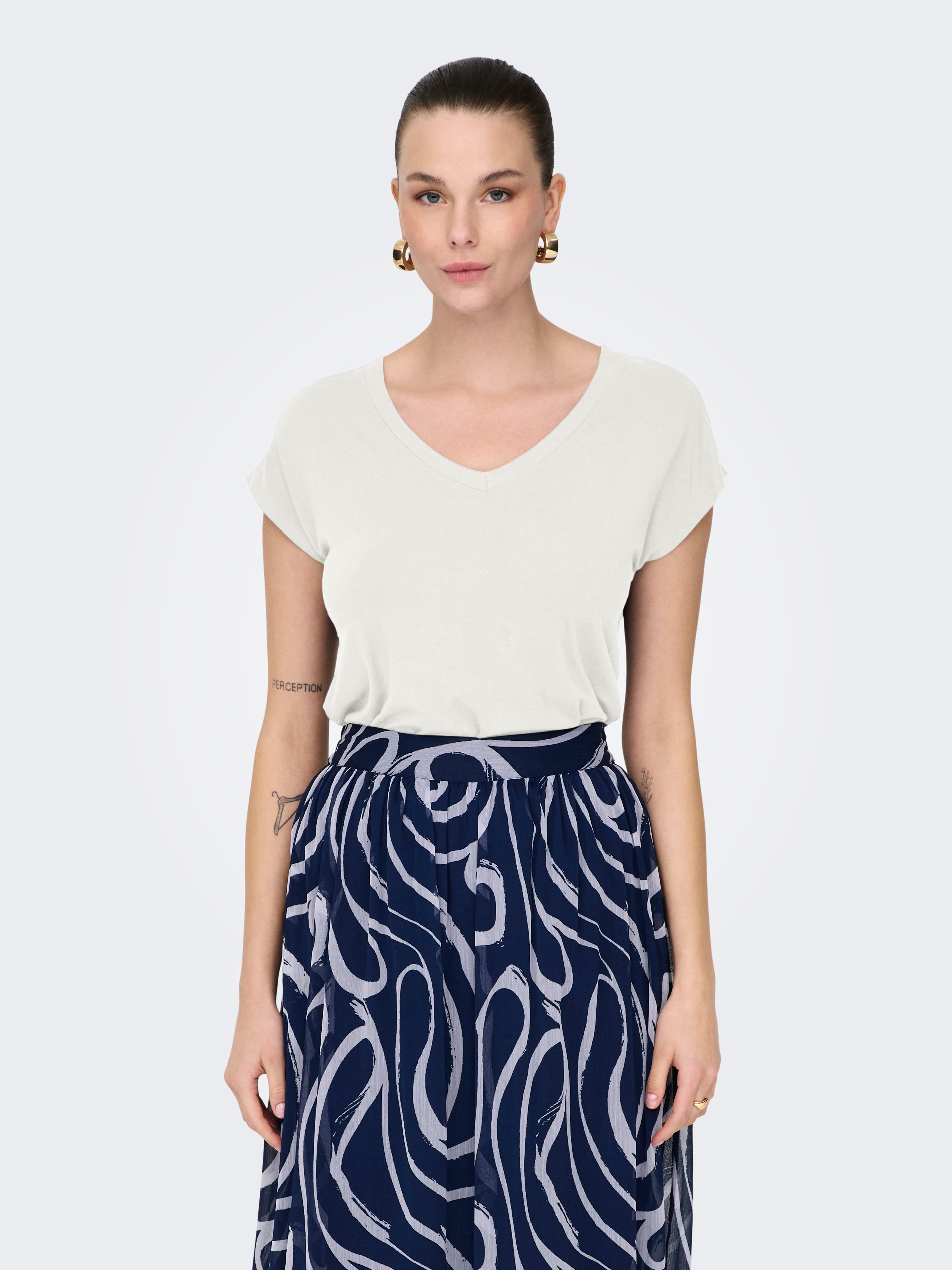 ONLRILLA S/S V-NECK TOP JRS