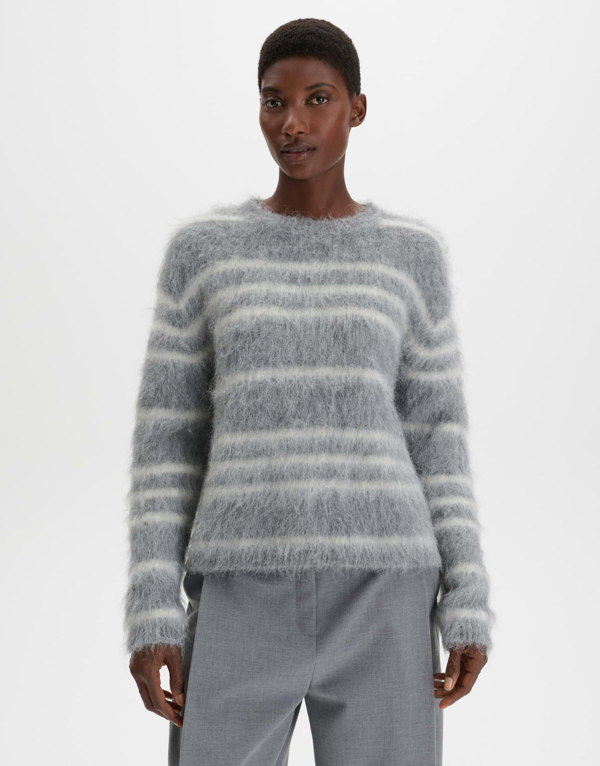 Strickpullover aus flauschigem Effektgarn Loose Fit Taira