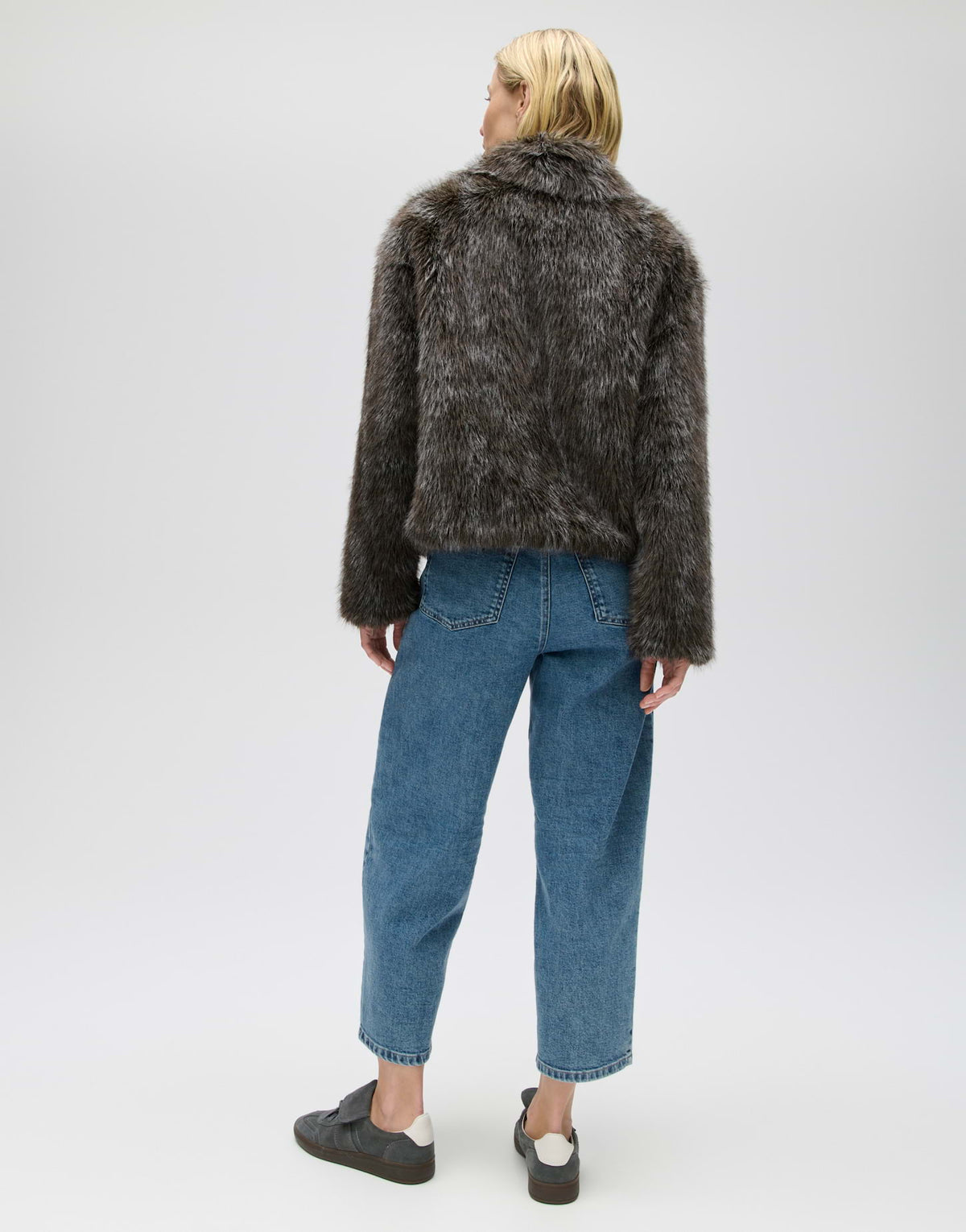 Faux Fur Jacke mit nuancierten Farbspiel Loose Fit Hajula