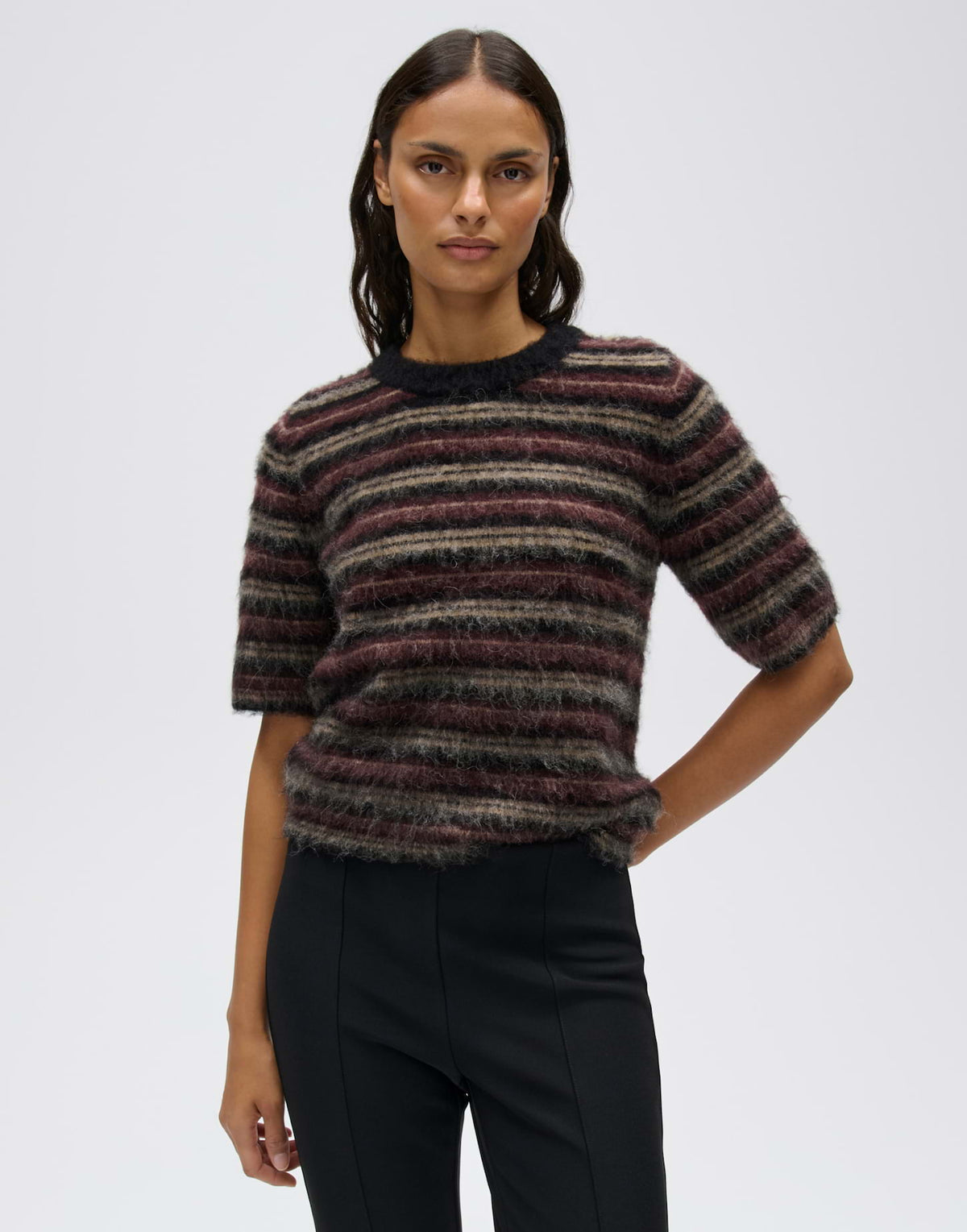 Gestreiftes Strickshirt aus flauschigem Effektgarn Slim Fit Primoro